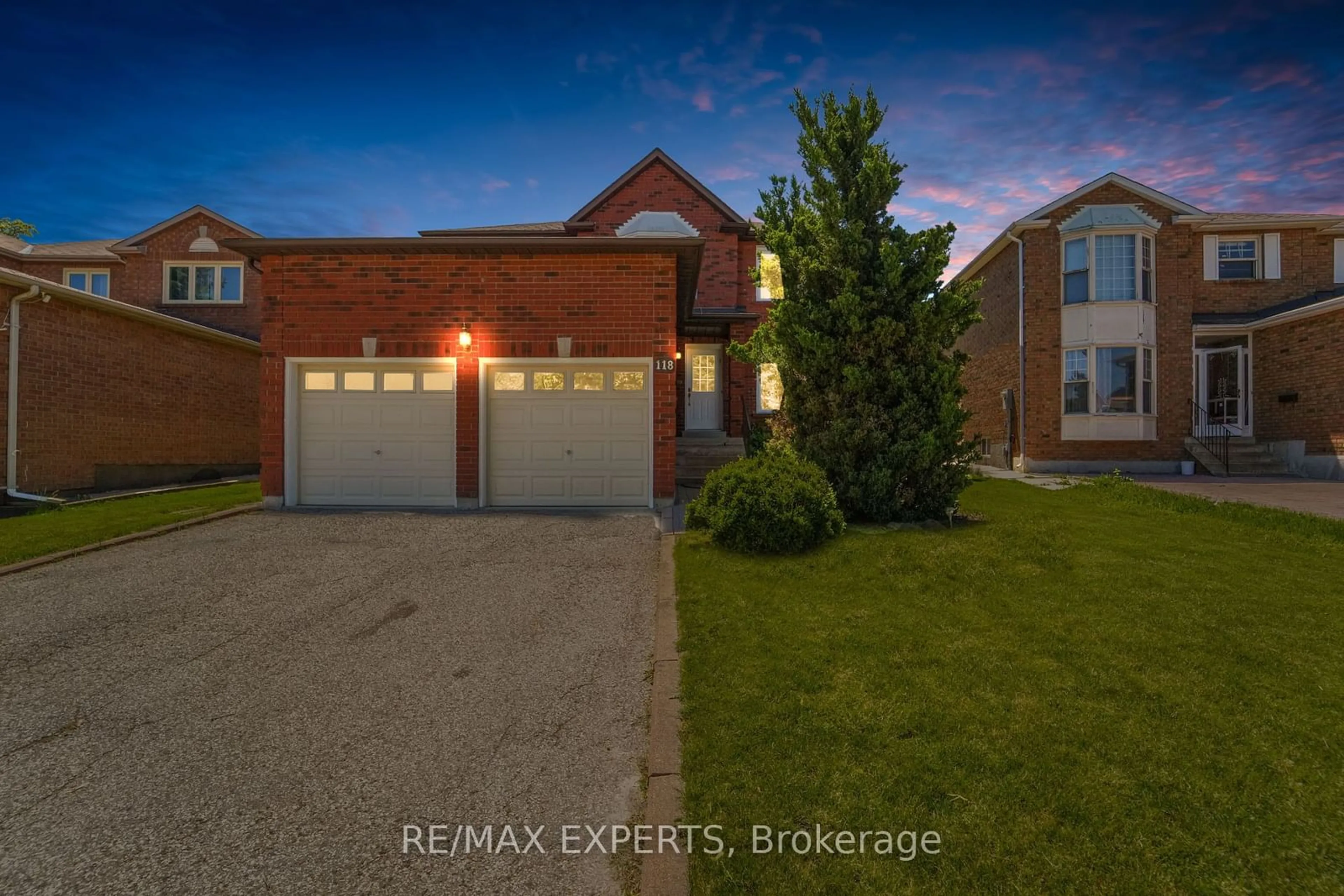 Frontside or backside of a home for 118 Valleymede Dr, Richmond Hill Ontario L4B 1T4