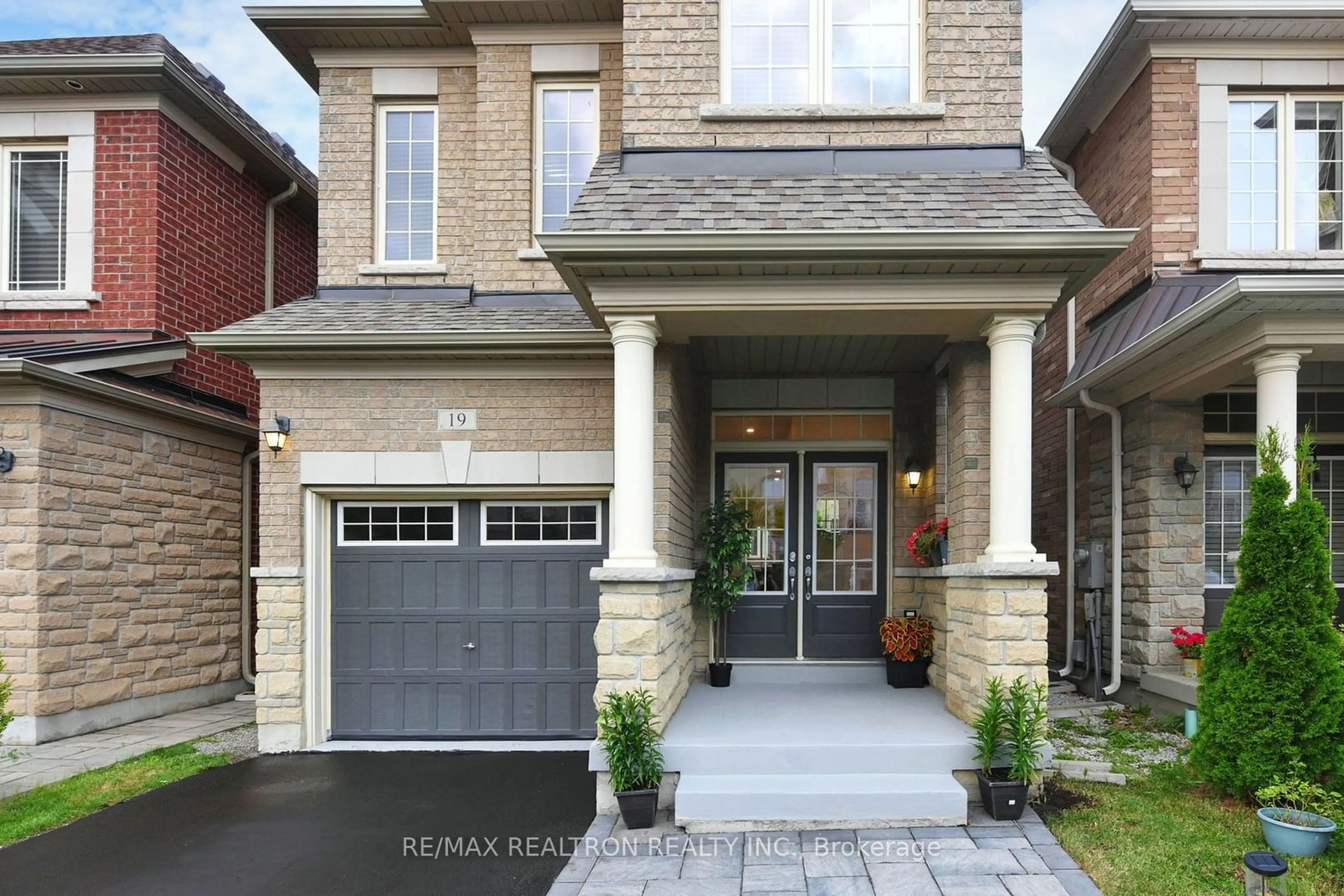 Home with brick exterior material for 19 Hatton Garden Rd, Vaughan Ontario L4H 3R1