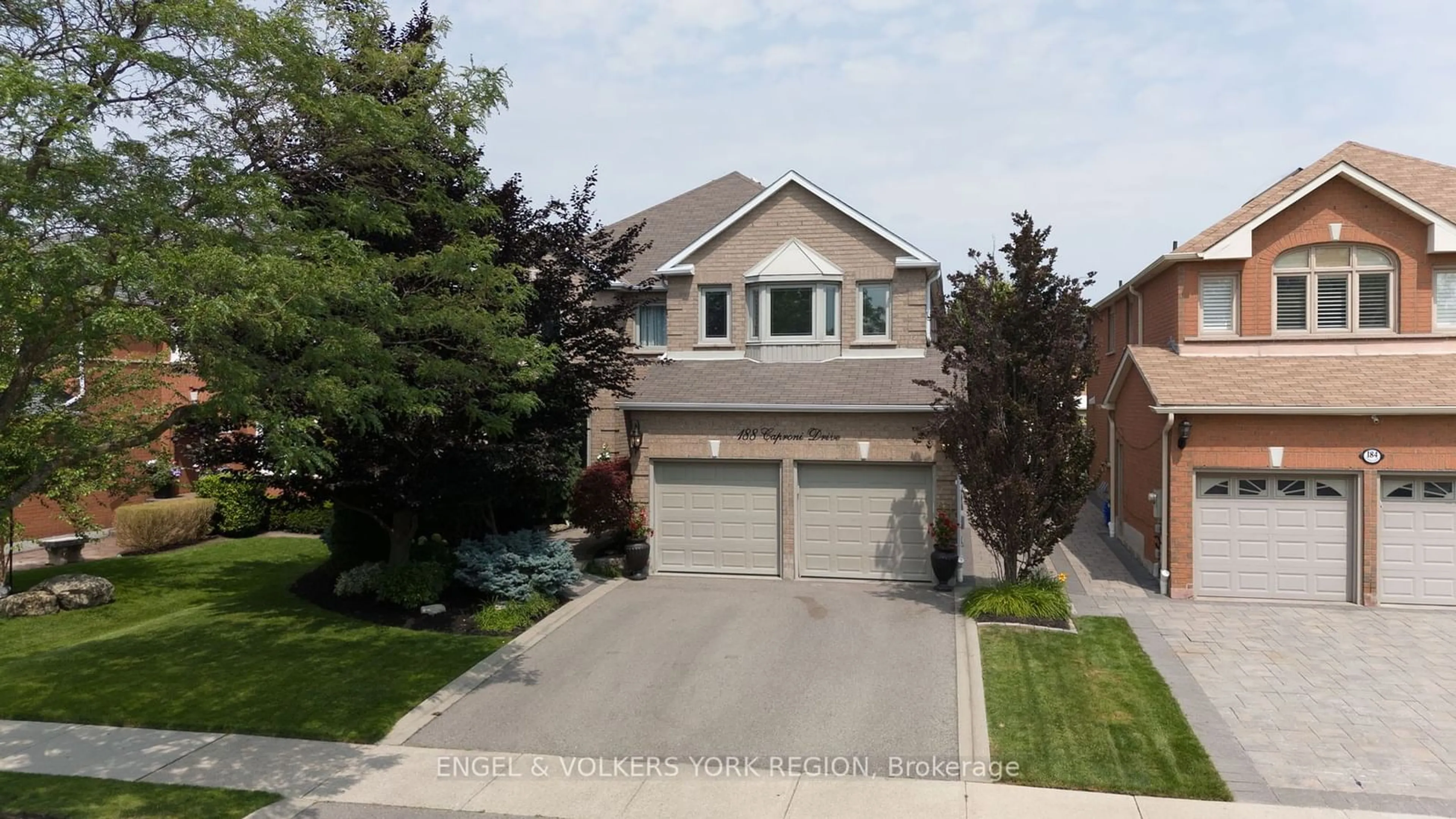 Frontside or backside of a home for 188 Caproni Dr, Vaughan Ontario L6A 1X7