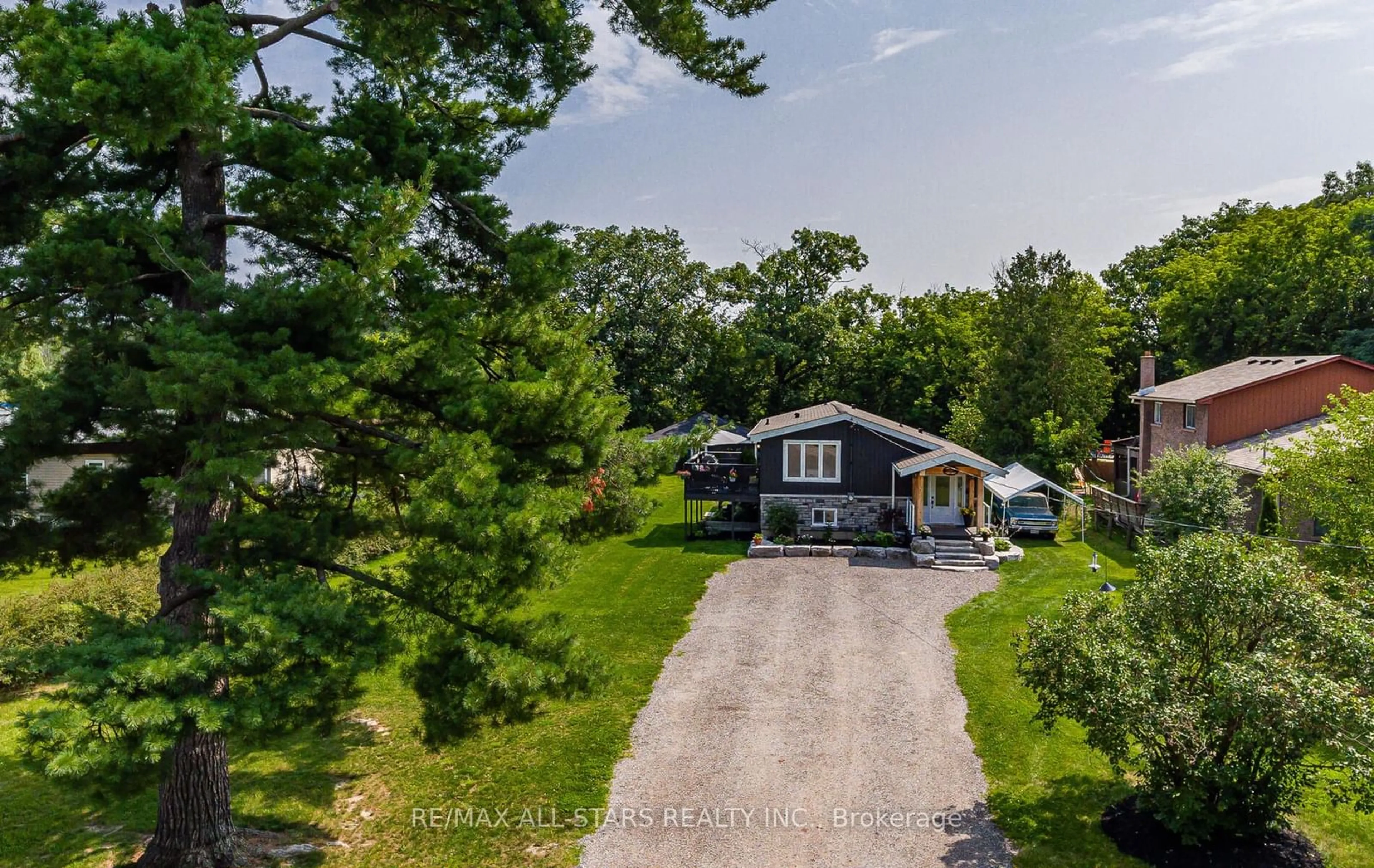 Cottage for 19 Willow St, East Gwillimbury Ontario L9N 1J4