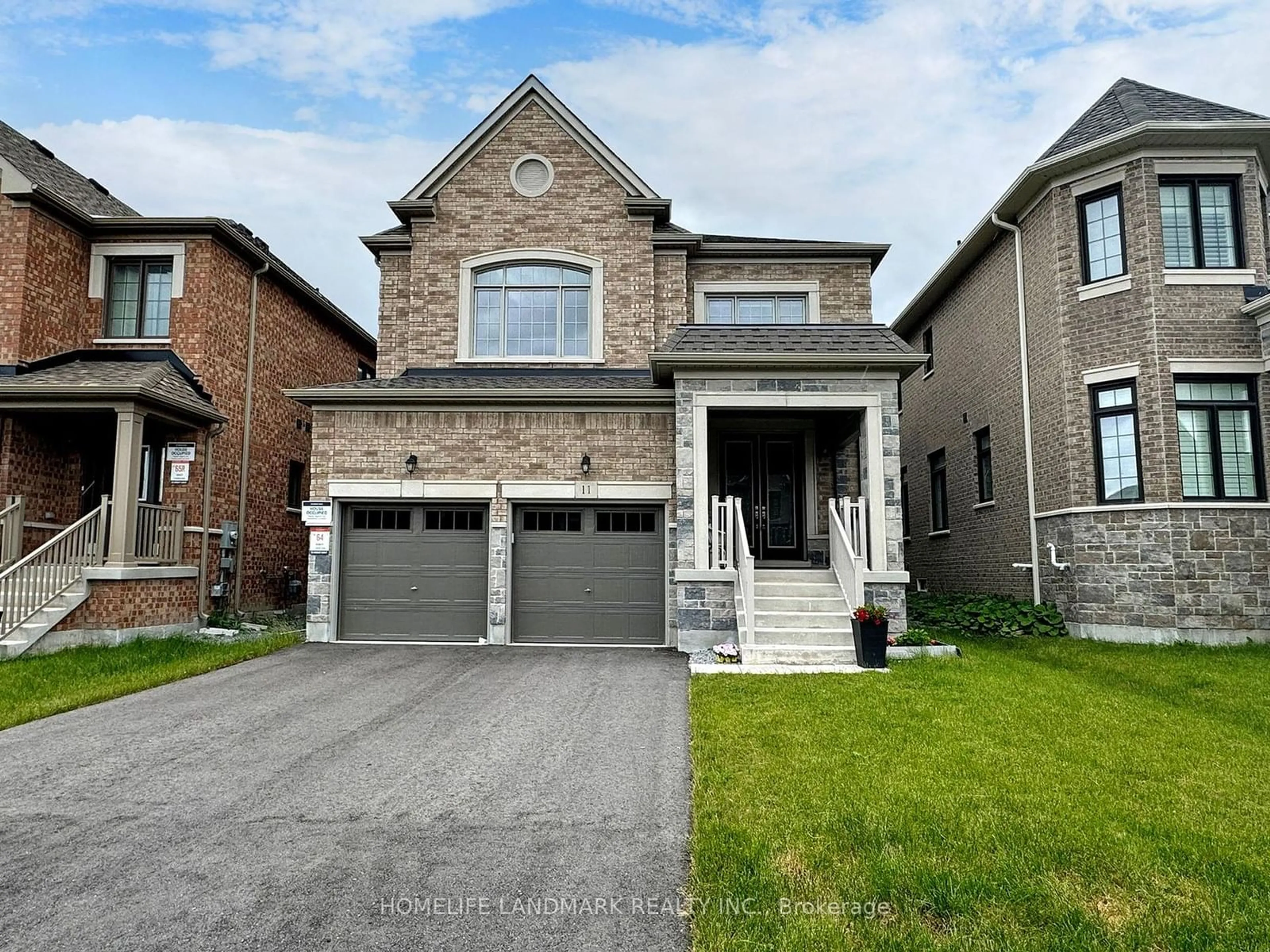 Frontside or backside of a home for 11 Tremoy Rd, East Gwillimbury Ontario L9N 0T4