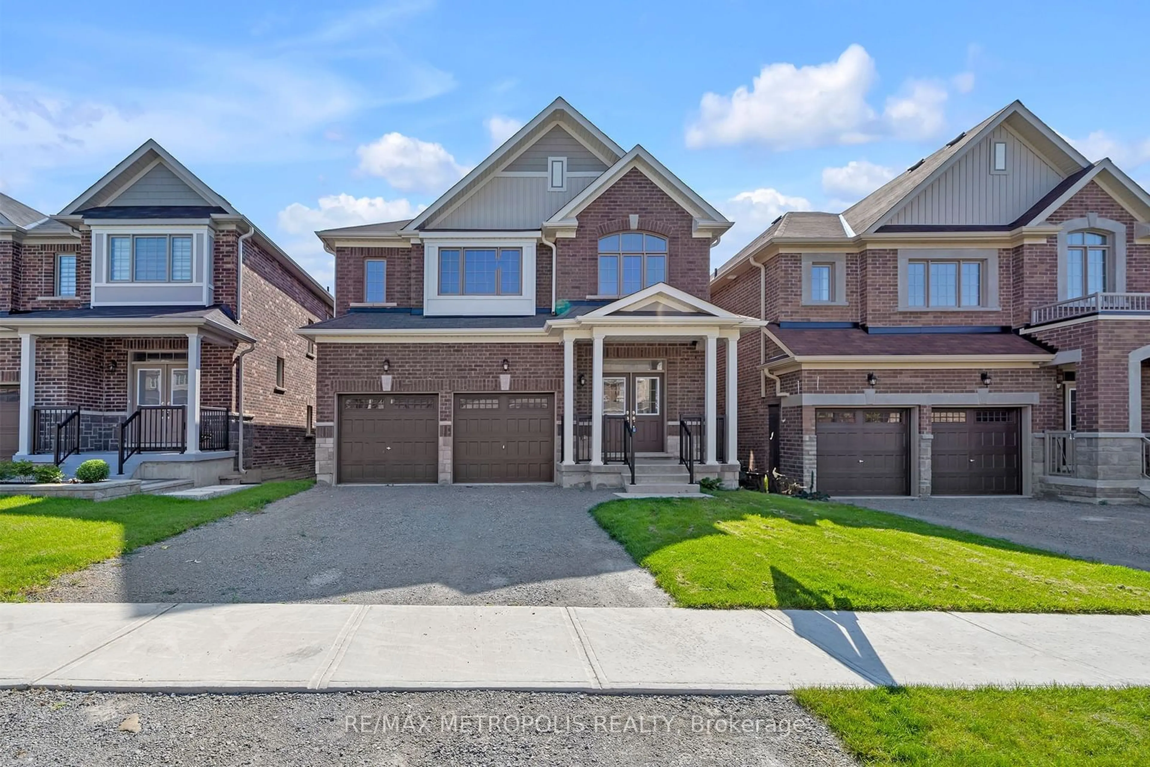 Home with brick exterior material for 15 Frederick Taylor Way, East Gwillimbury Ontario L0G 1M0