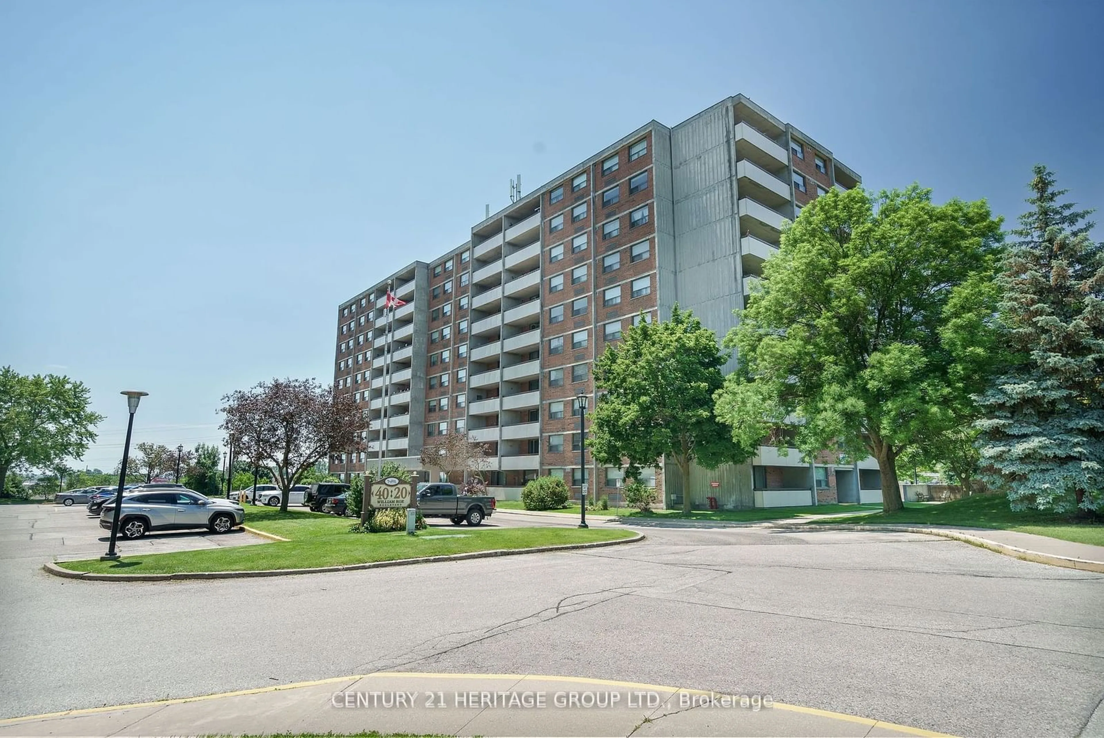 A pic from exterior of the house or condo for 20 William Roe Blvd #905, Newmarket Ontario L3Y 5V6