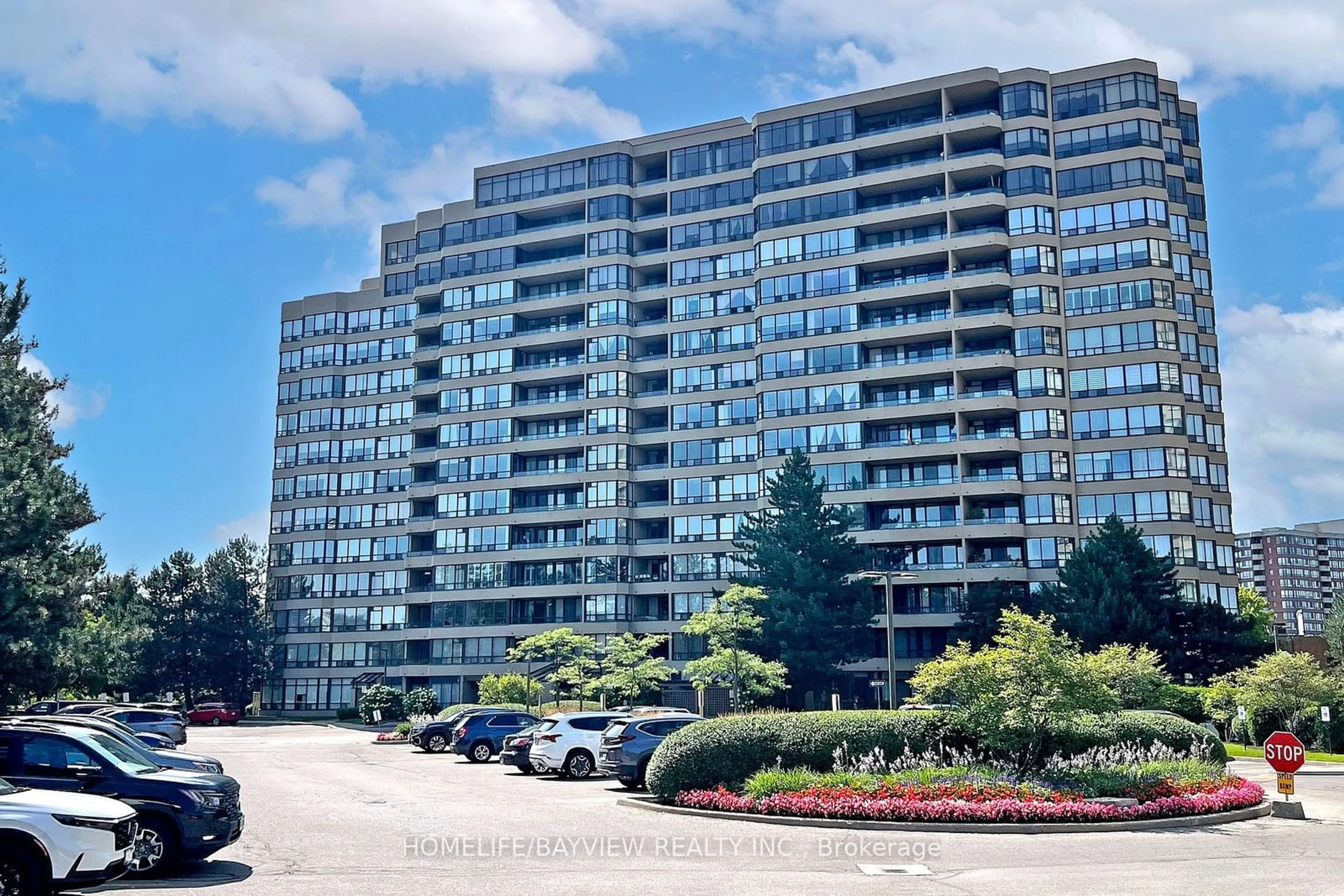 A pic from exterior of the house or condo for 32 Clarissa Dr #320, Richmond Hill Ontario L4C 9R7