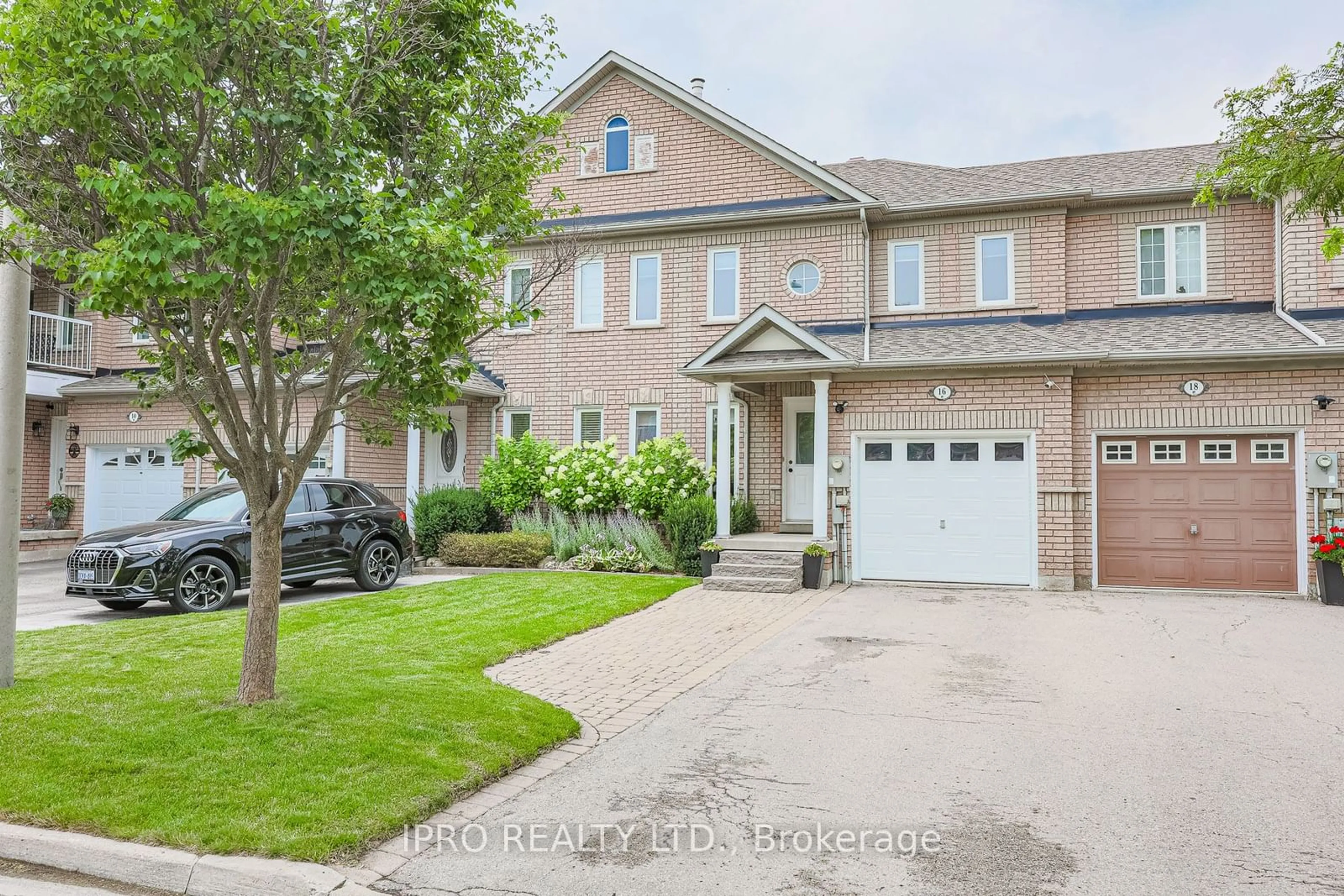 A pic from exterior of the house or condo for 16 Canvasback Dr, Vaughan Ontario L4H 2V9