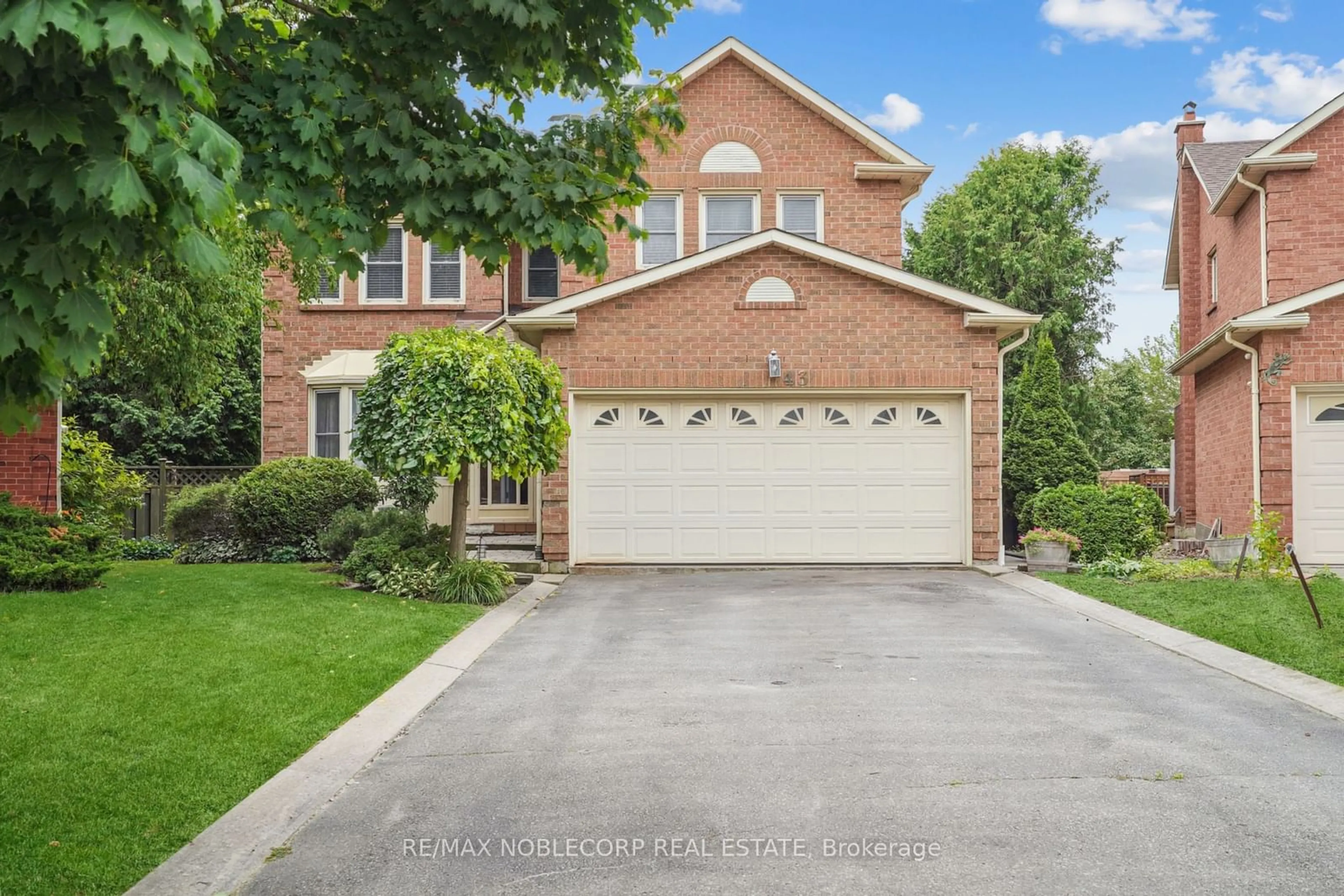 Home with brick exterior material for 43 Enola Pl, Vaughan Ontario L6A 1L9