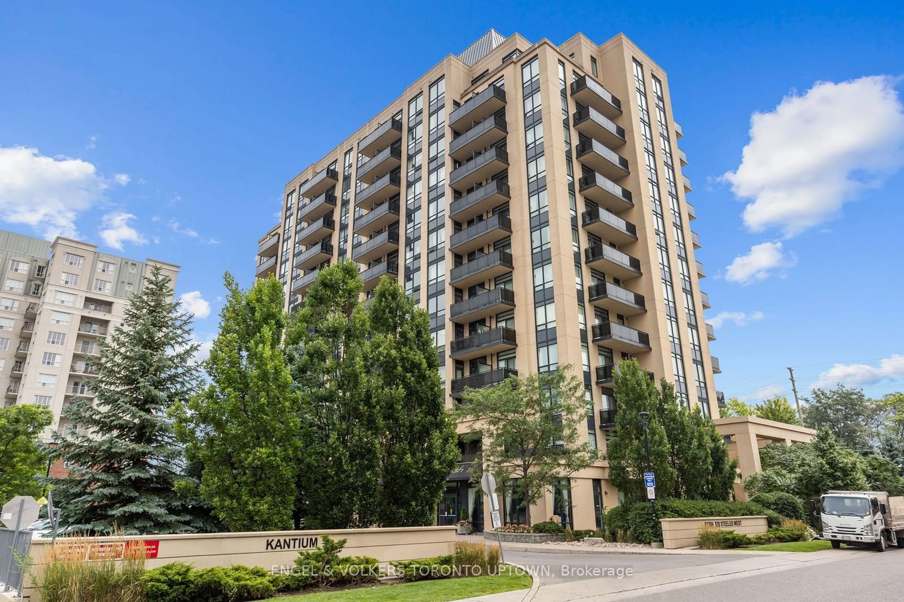 A pic from exterior of the house or condo for 520 Steeles Ave #314, Vaughan Ontario L4J 1A2