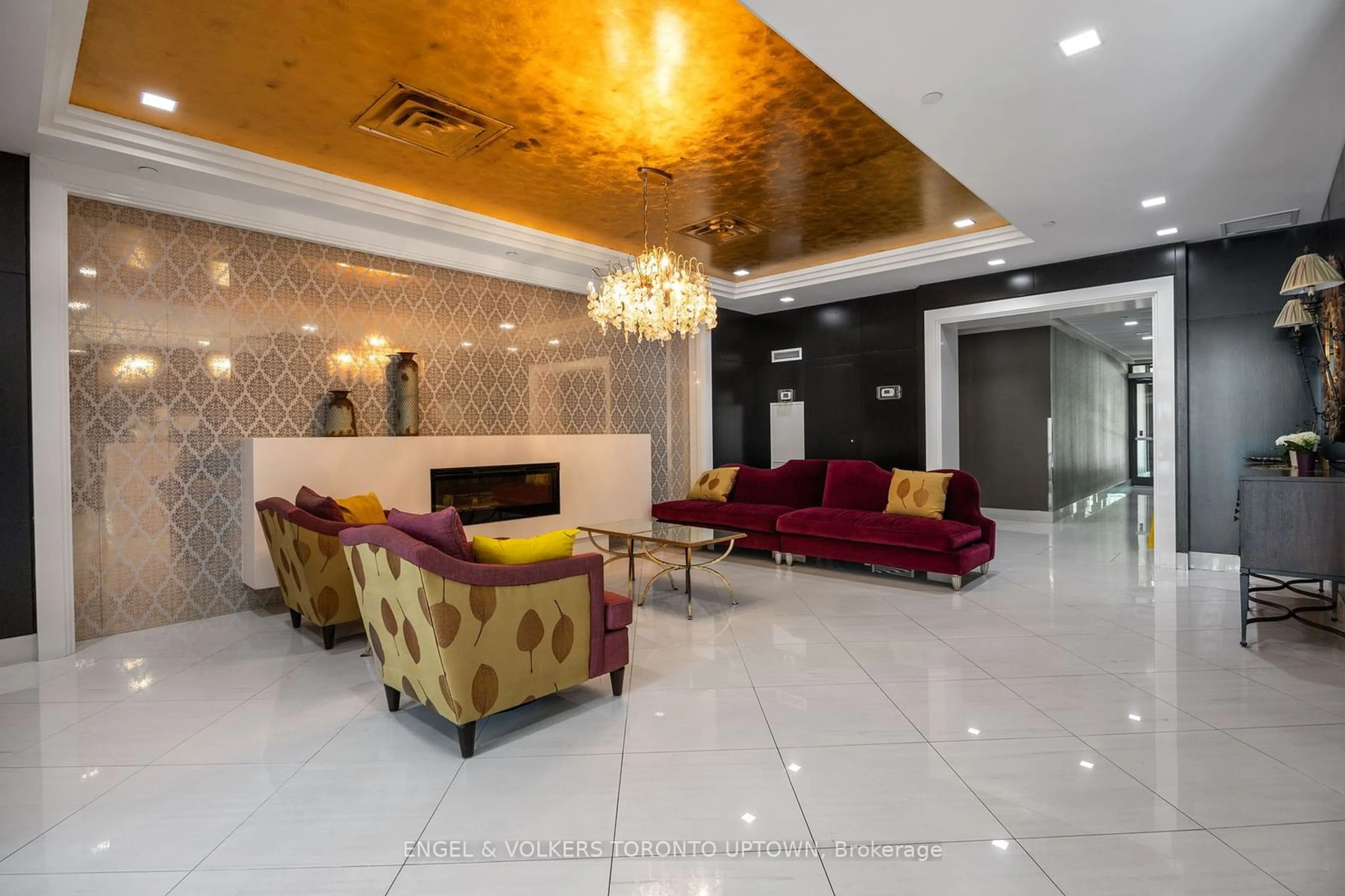 Indoor lobby for 520 Steeles Ave #314, Vaughan Ontario L4J 1A2