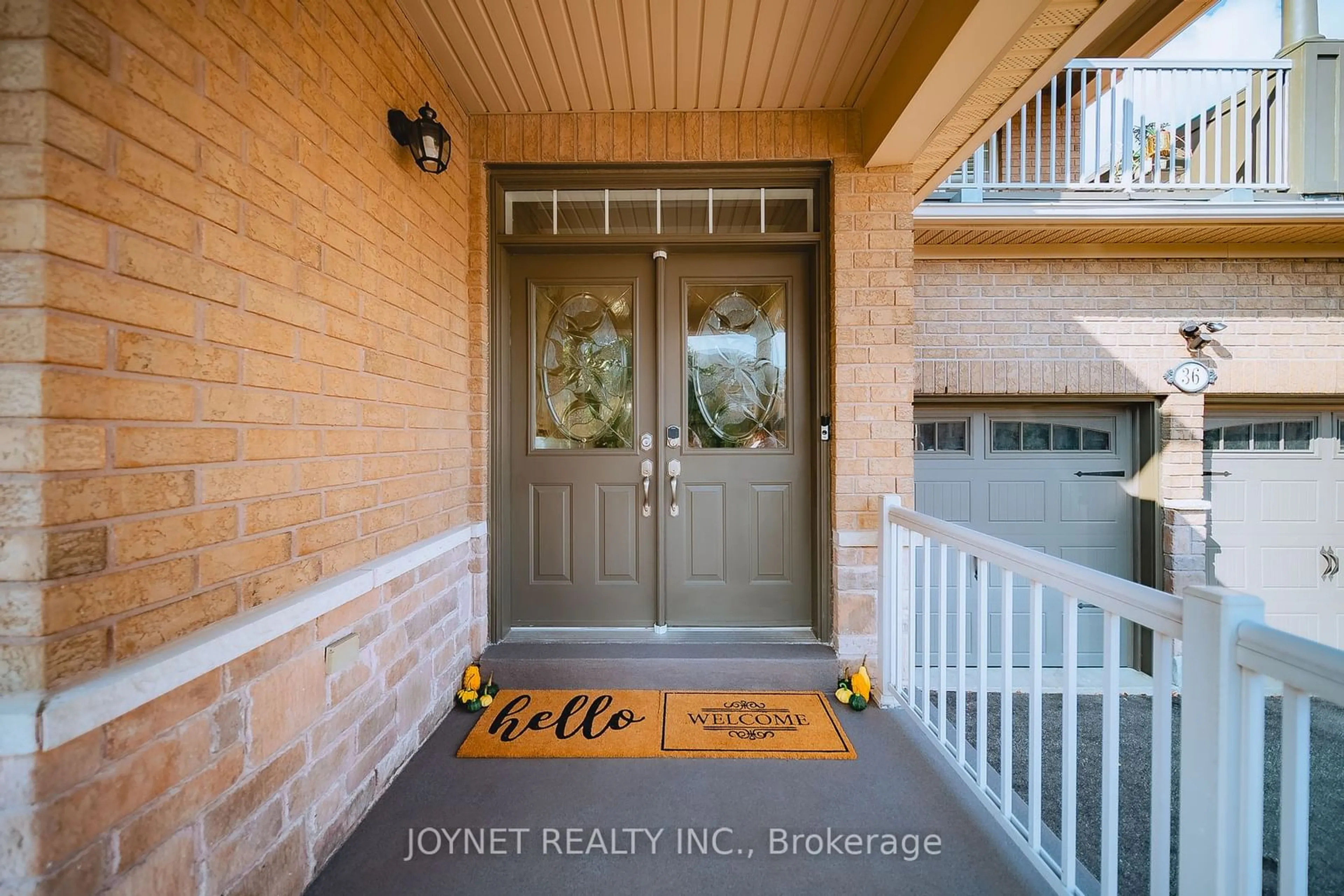 Indoor entryway for 36 Newbridge Ave, Richmond Hill Ontario L4E 3Z9