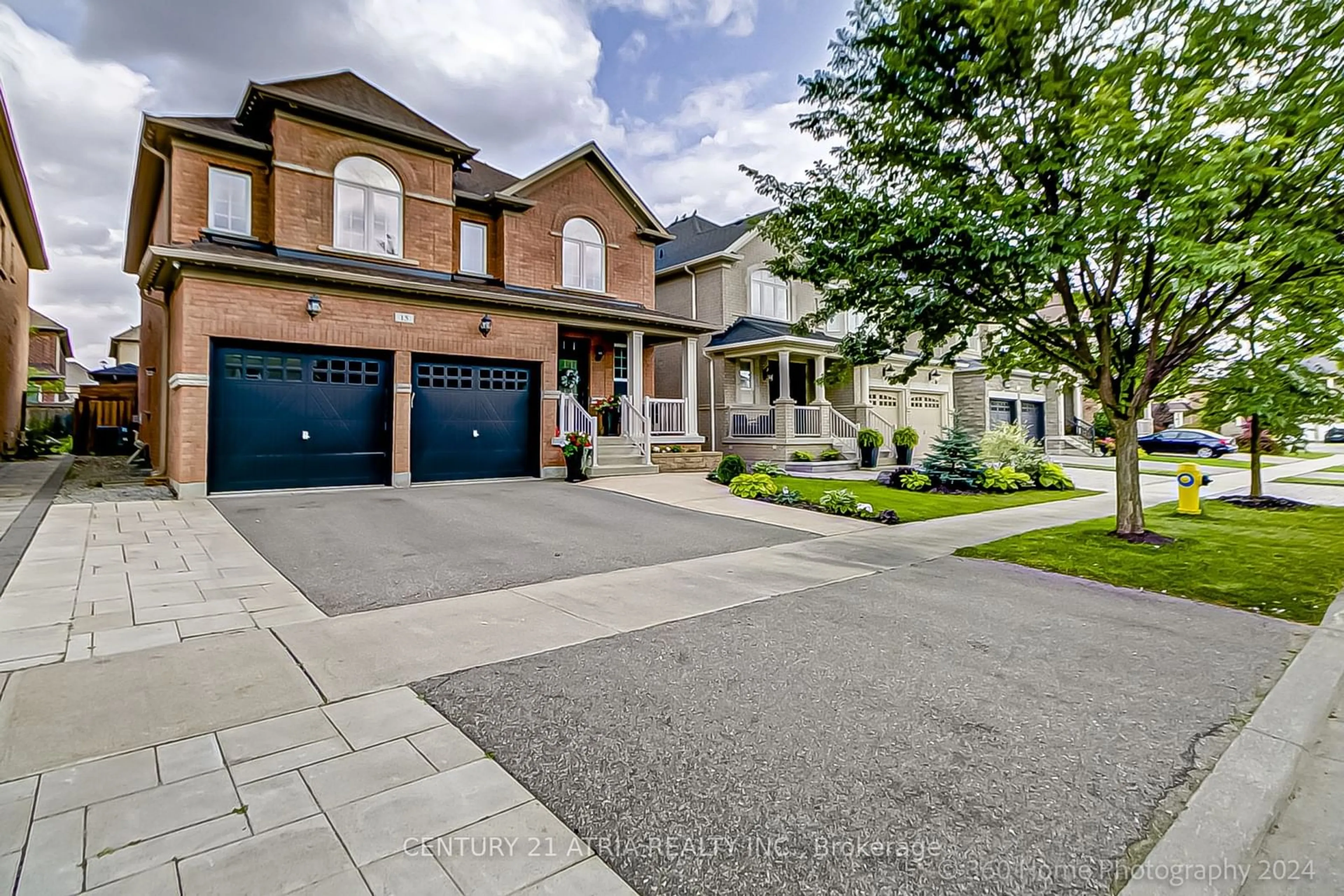 Home with brick exterior material for 15 Antorisa Ave, Vaughan Ontario L4H 3S2