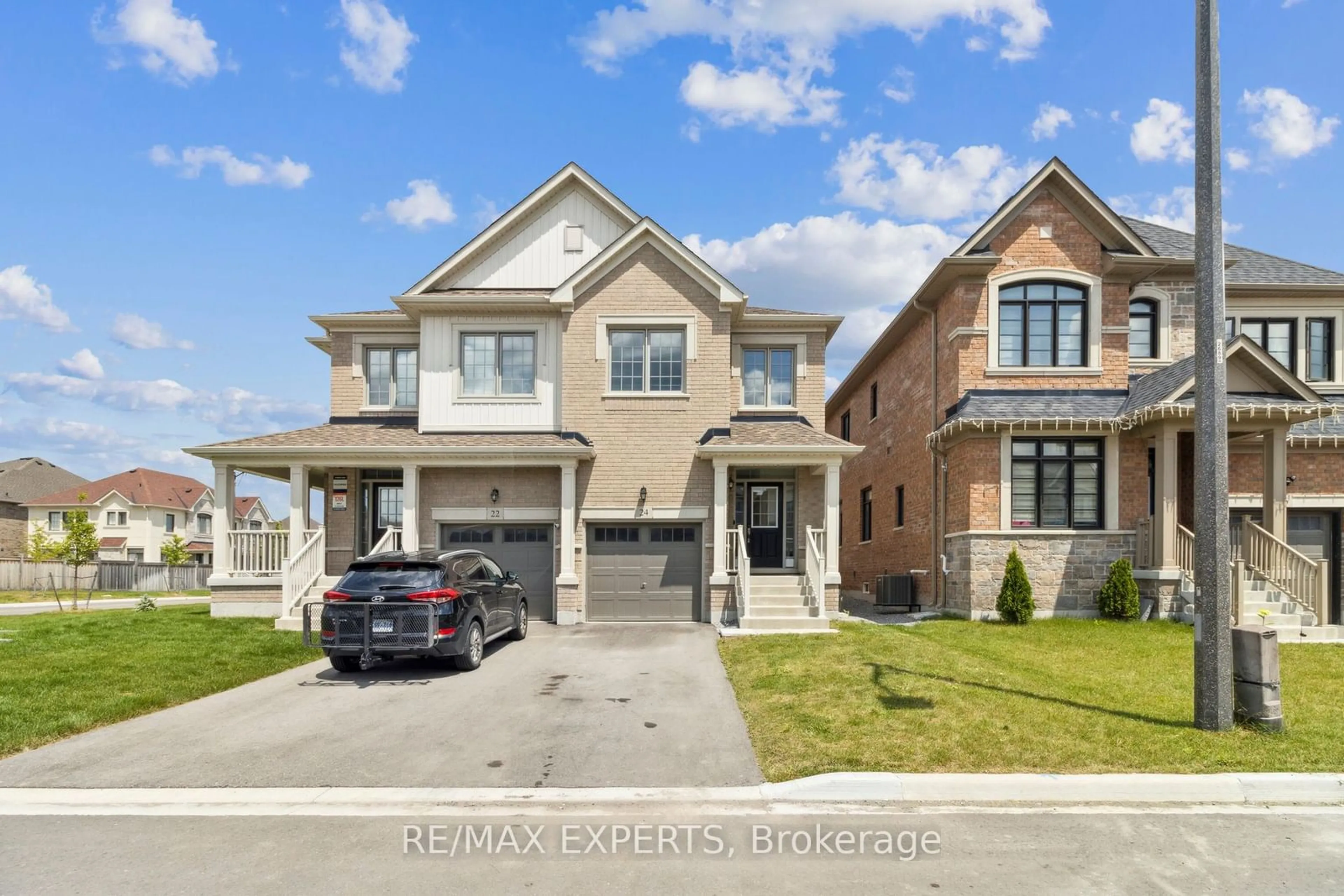 Frontside or backside of a home for 24 Tremoy Rd, East Gwillimbury Ontario L9N 0T2