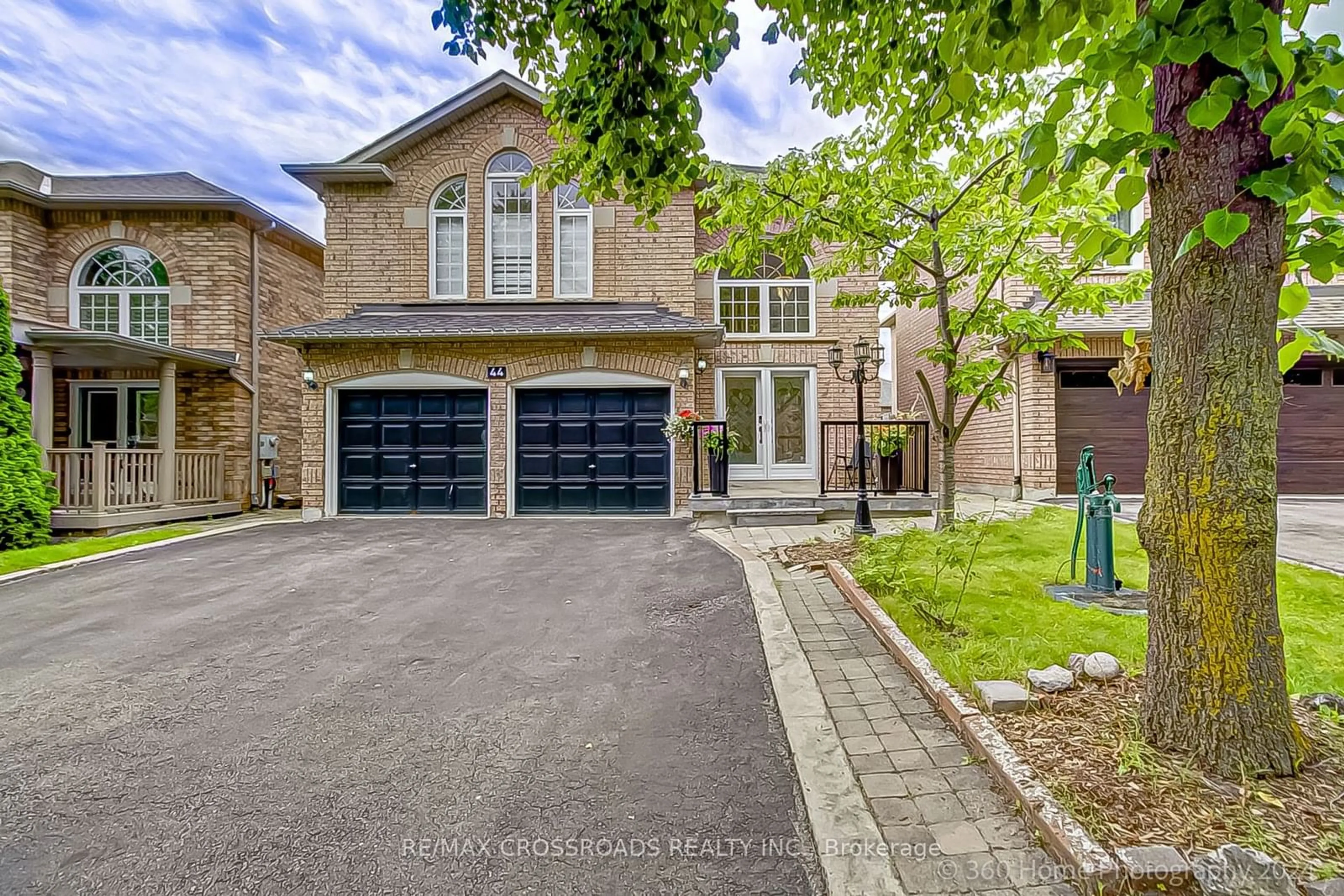 Home with brick exterior material for 44 Mendocino Dr, Vaughan Ontario L4H 1T6