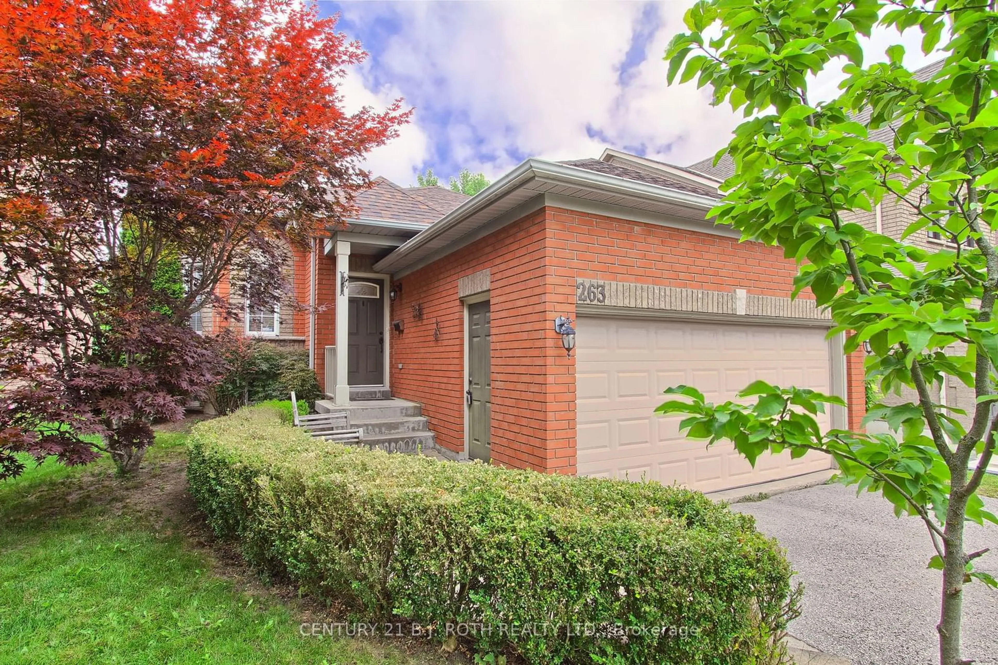 Home with brick exterior material for 263 Paxton Cres, Newmarket Ontario L3X 2C4