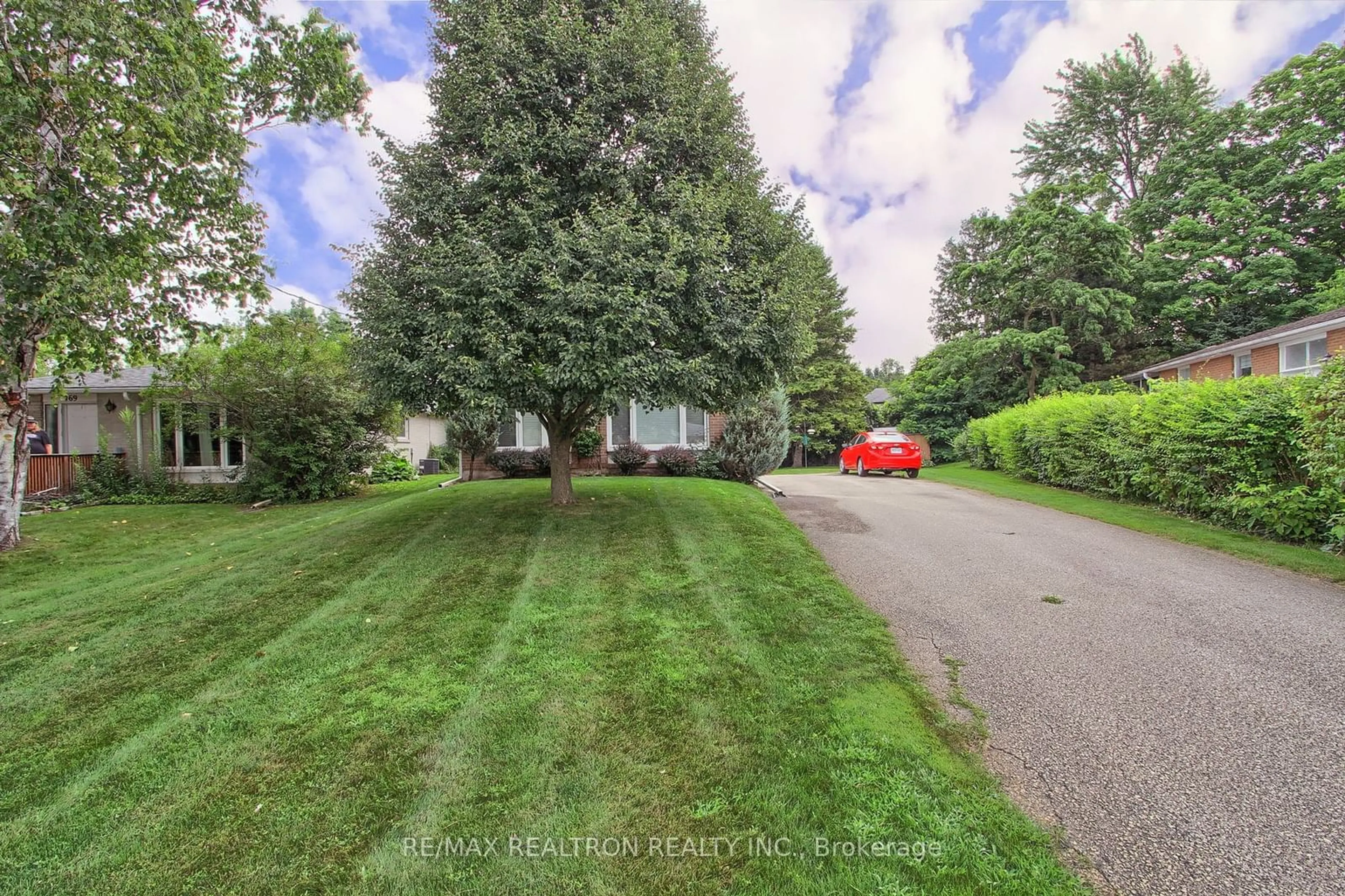 Street view for 771 Greenfield Cres, Newmarket Ontario L3Y 3B2