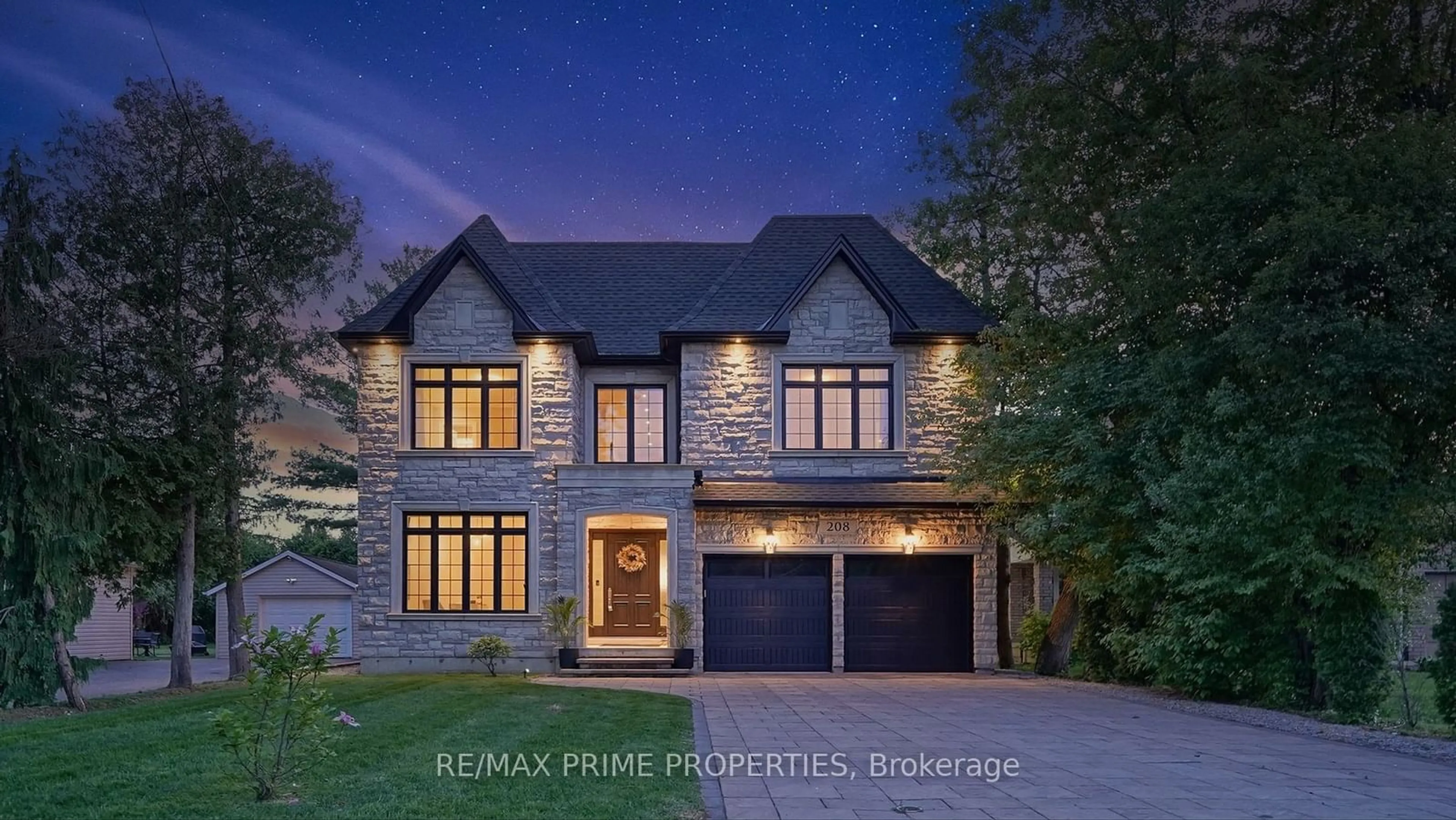 Home with brick exterior material for 208 Olde Bayview Ave, Richmond Hill Ontario L4E 3C9