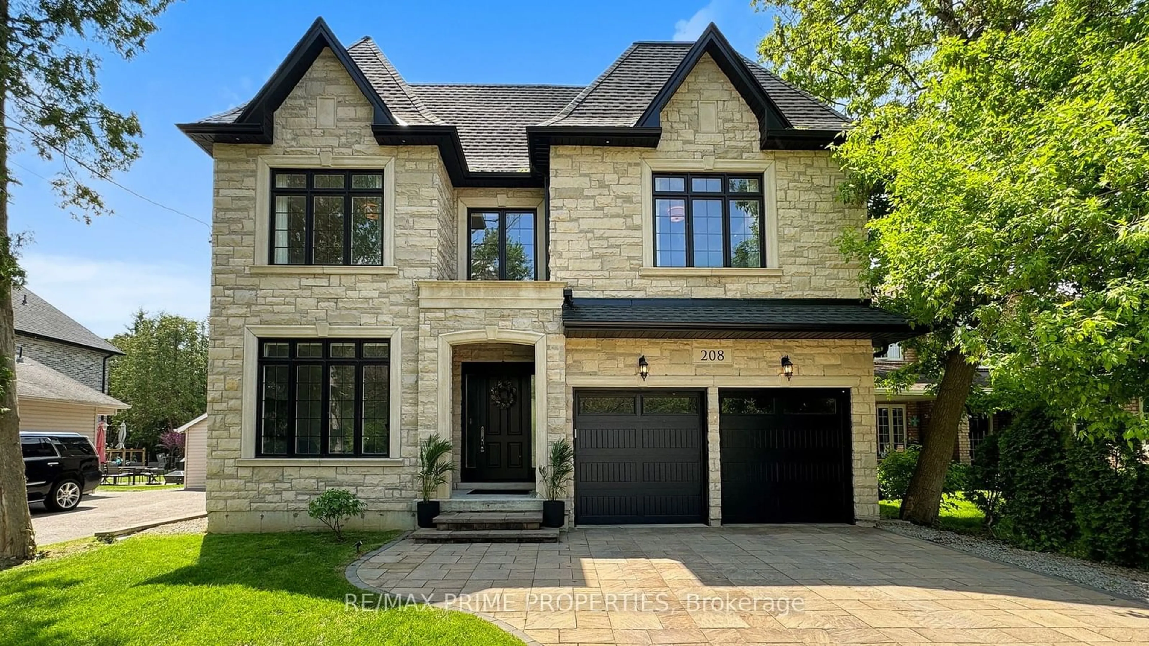 Home with brick exterior material for 208 Olde Bayview Ave, Richmond Hill Ontario L4E 3C9