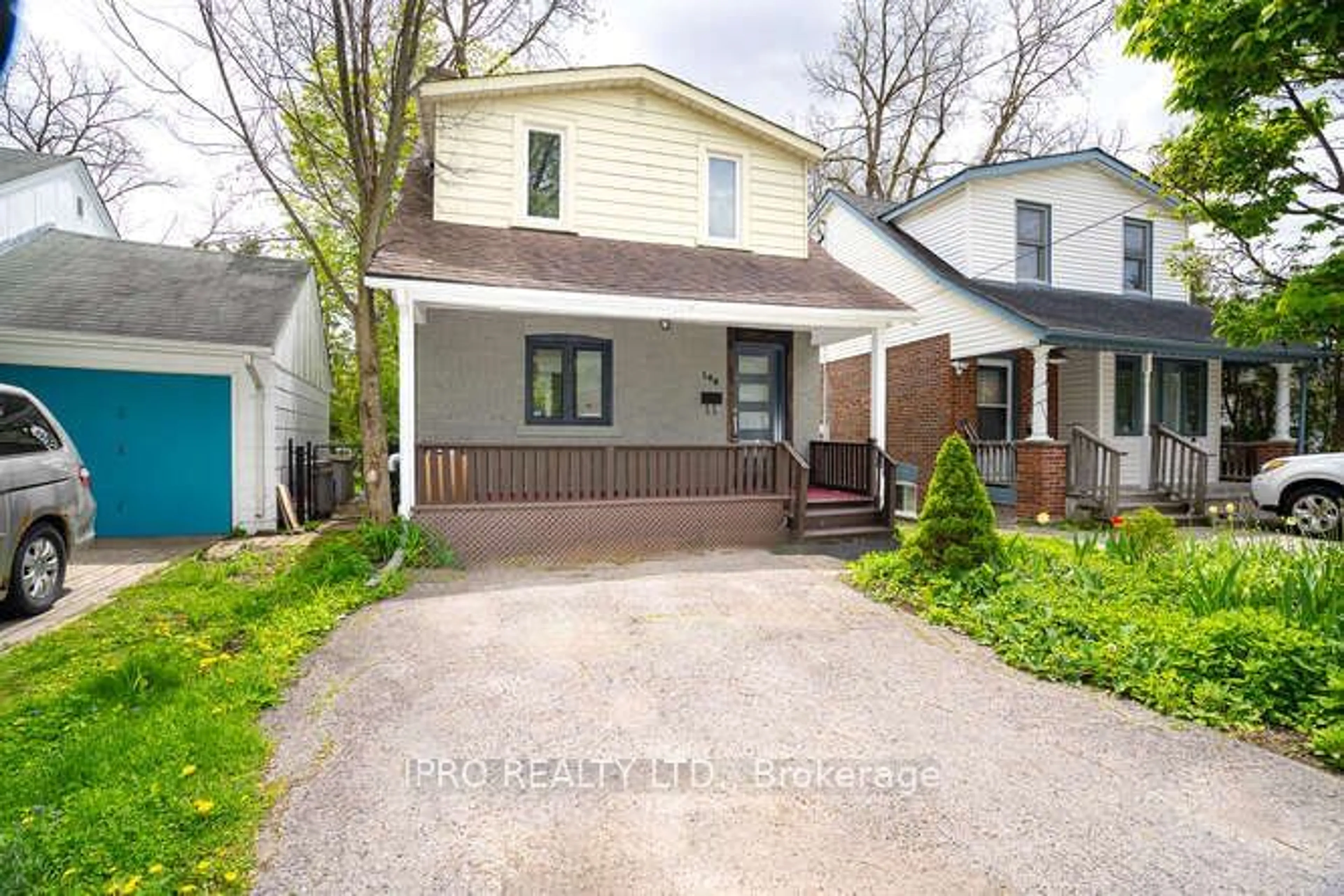 Frontside or backside of a home for 148 Richmond St, Richmond Hill Ontario L4C 3Y4