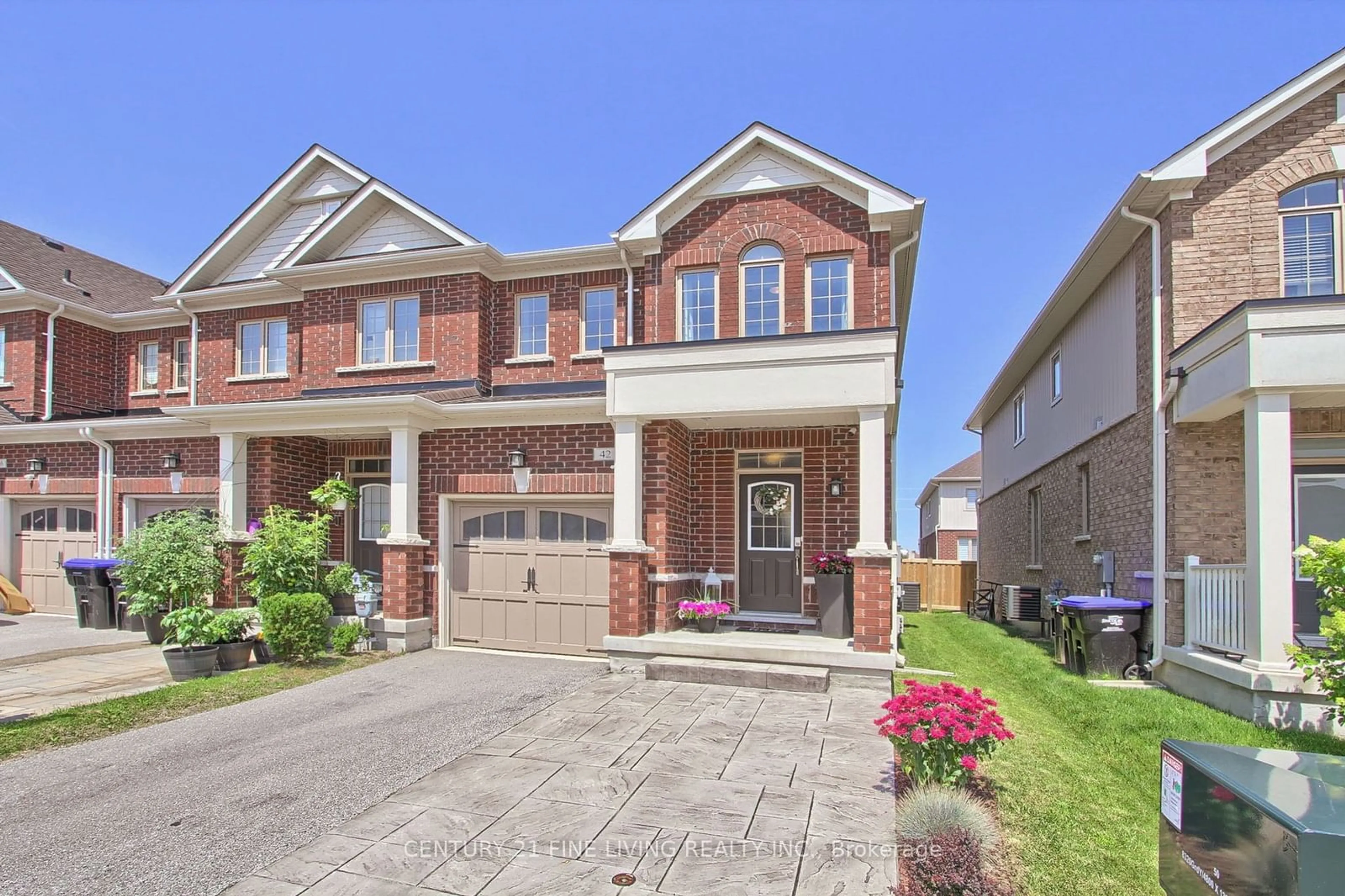 A pic from exterior of the house or condo for 42 Clifford Cres, New Tecumseth Ontario L0G 1W0