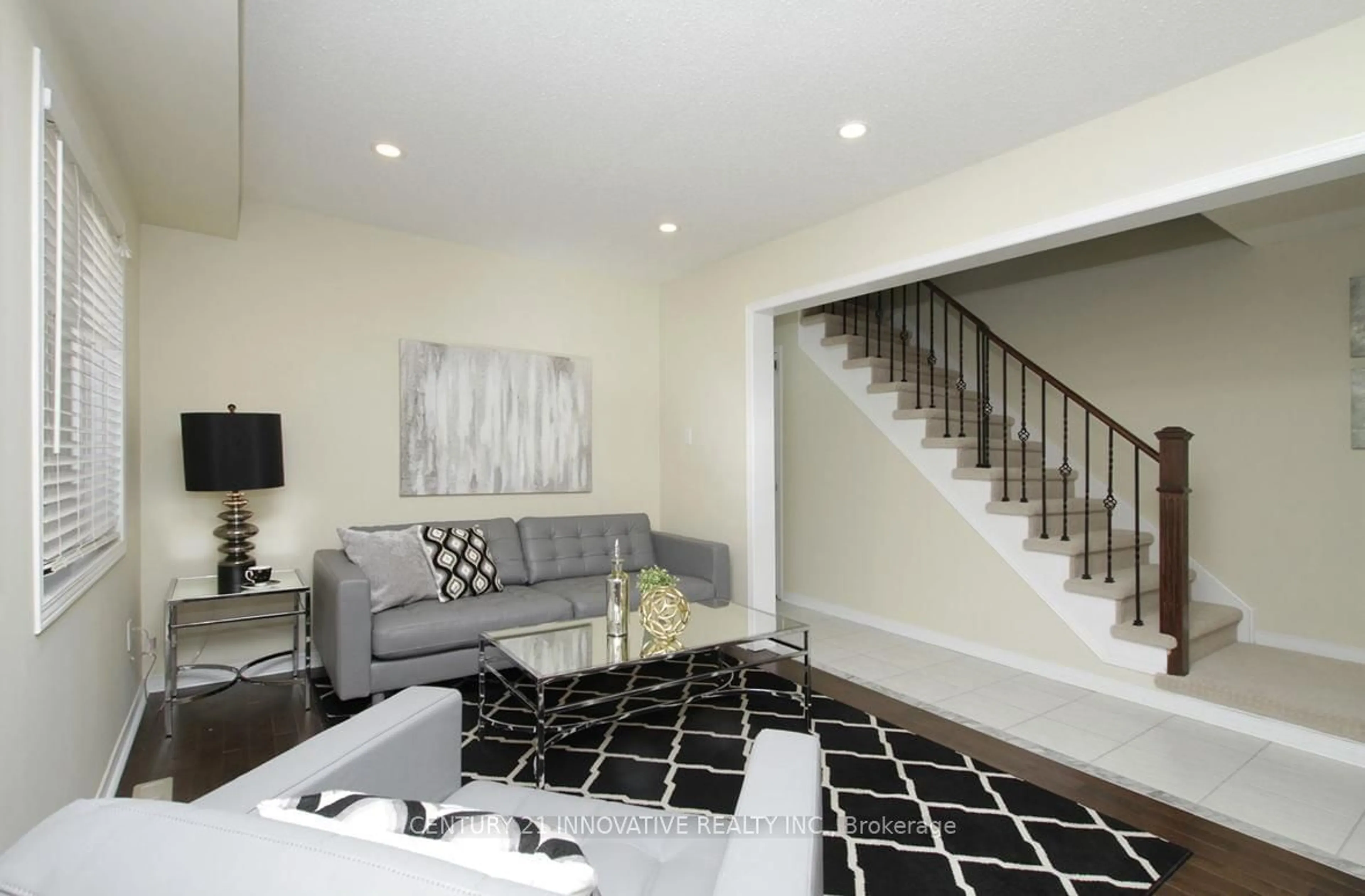 Living room for 35 Charles Brown Rd, Markham Ontario L3S 4T3