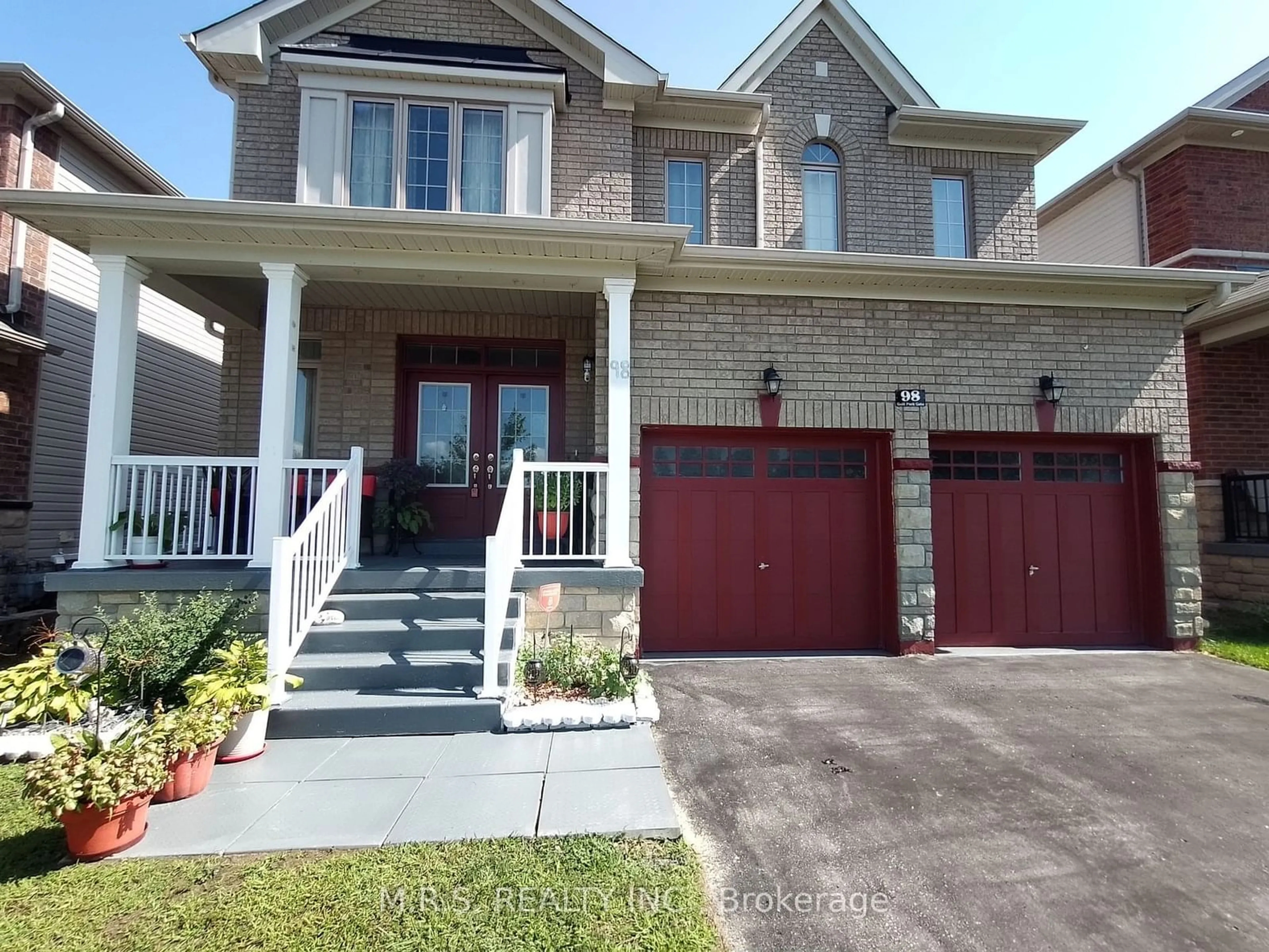 Home with brick exterior material for 98 Gold Park Gate, Essa Ontario L0M 1B4