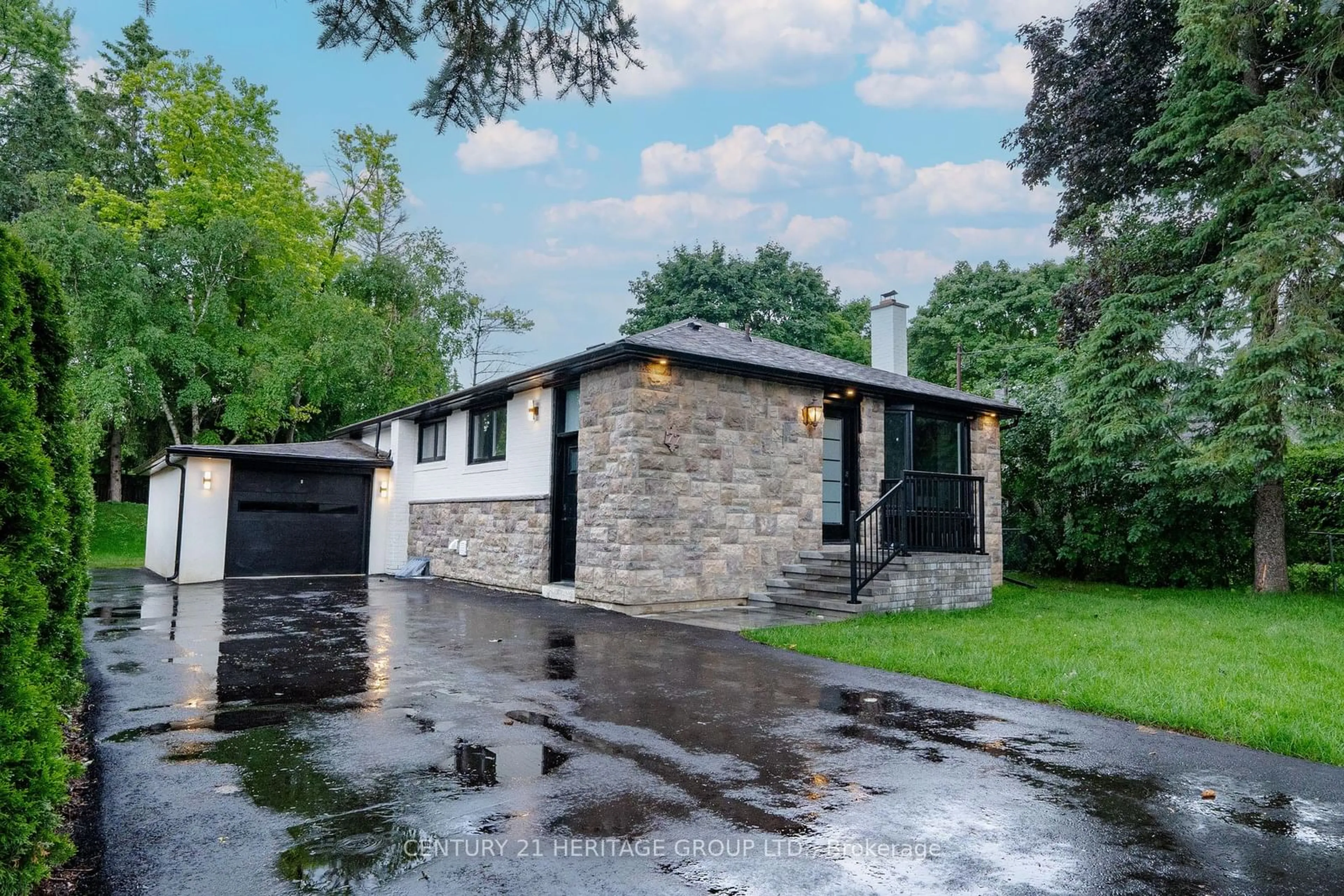 Home with brick exterior material for 77 Richardson Dr, Aurora Ontario L4G 1Z4