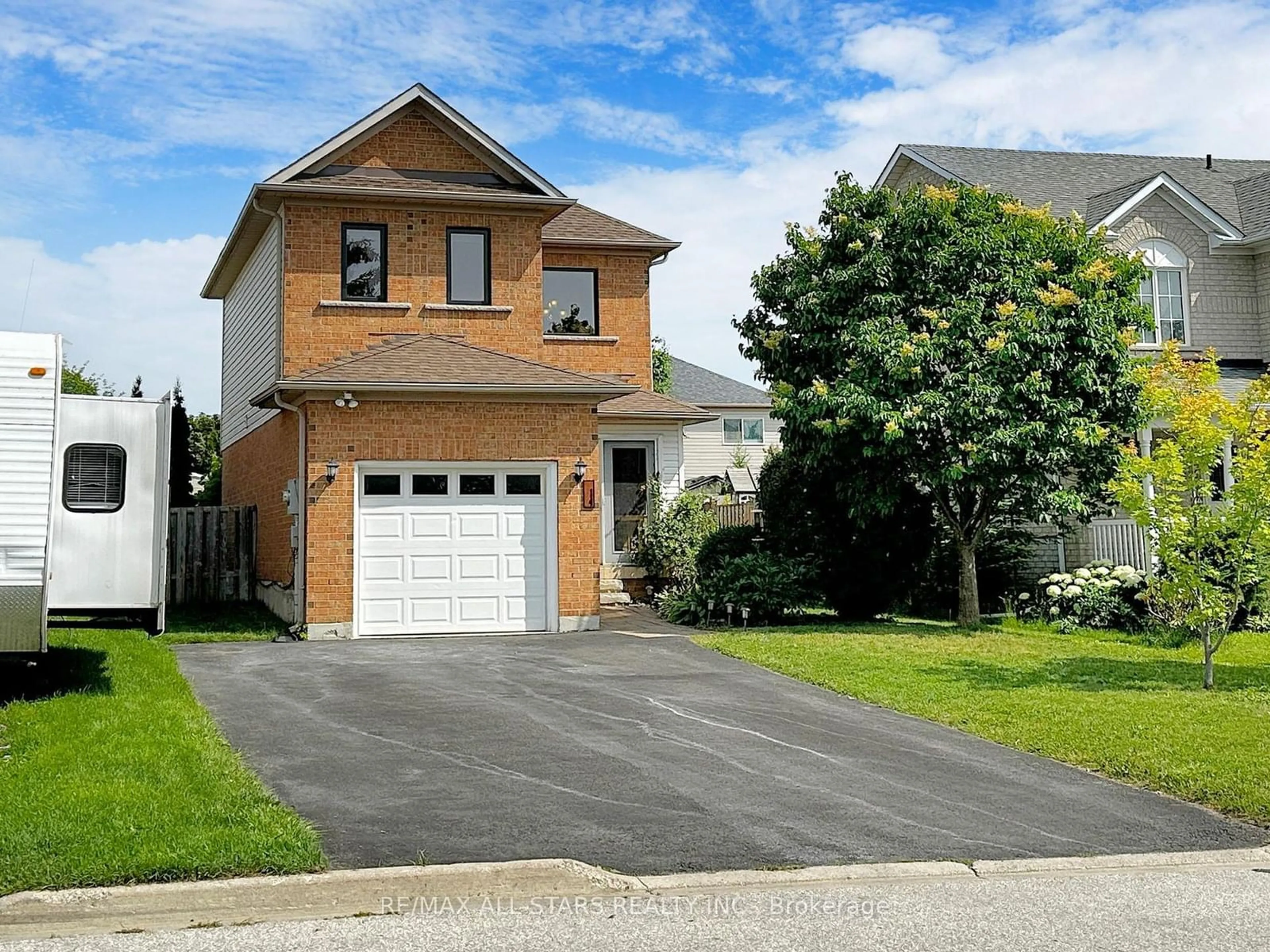 Frontside or backside of a home for 14 Dunnville Rd, Georgina Ontario L4P 3Y7