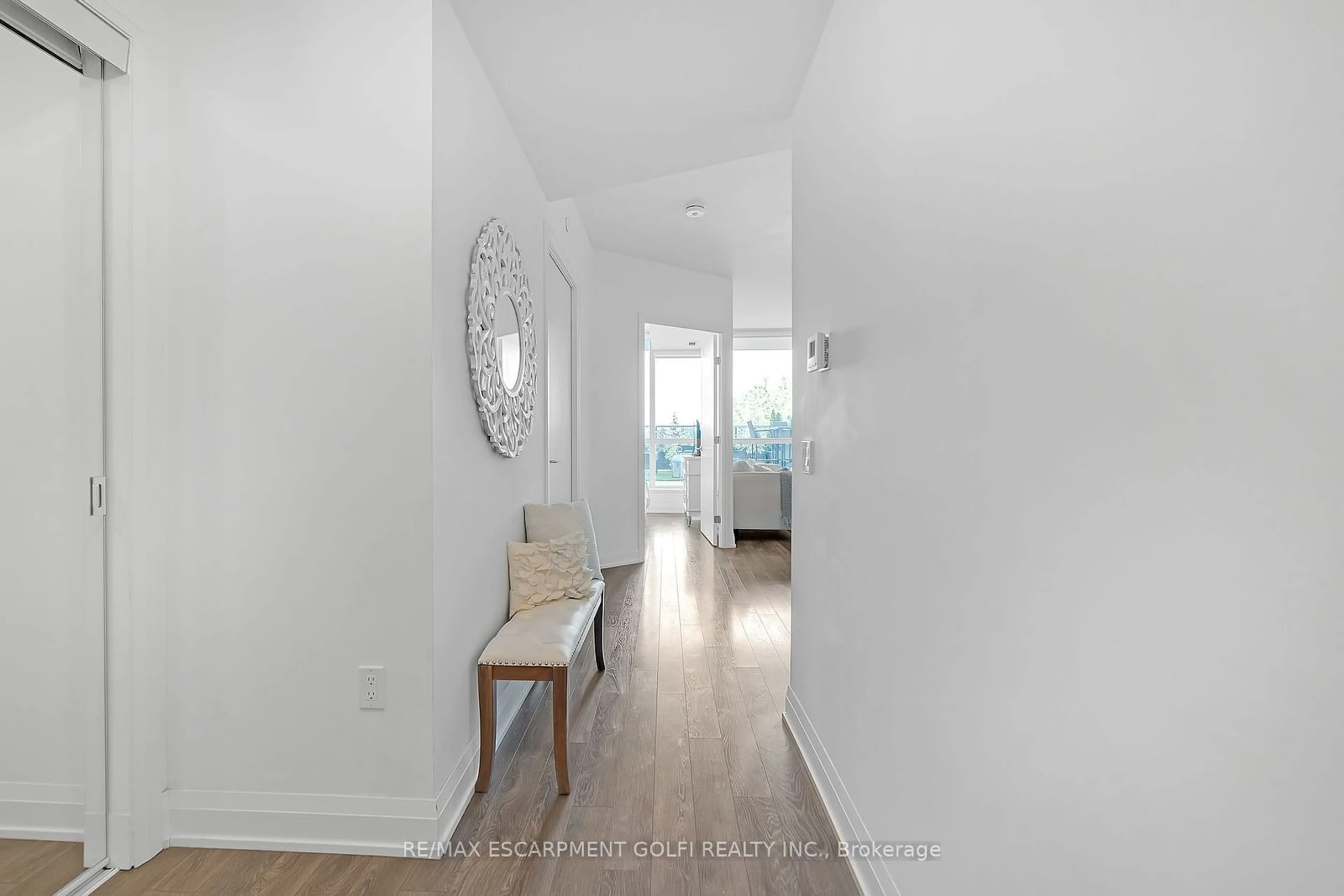 Indoor entryway for 4800 Highway 7 #418, Vaughan Ontario L4L 1H8