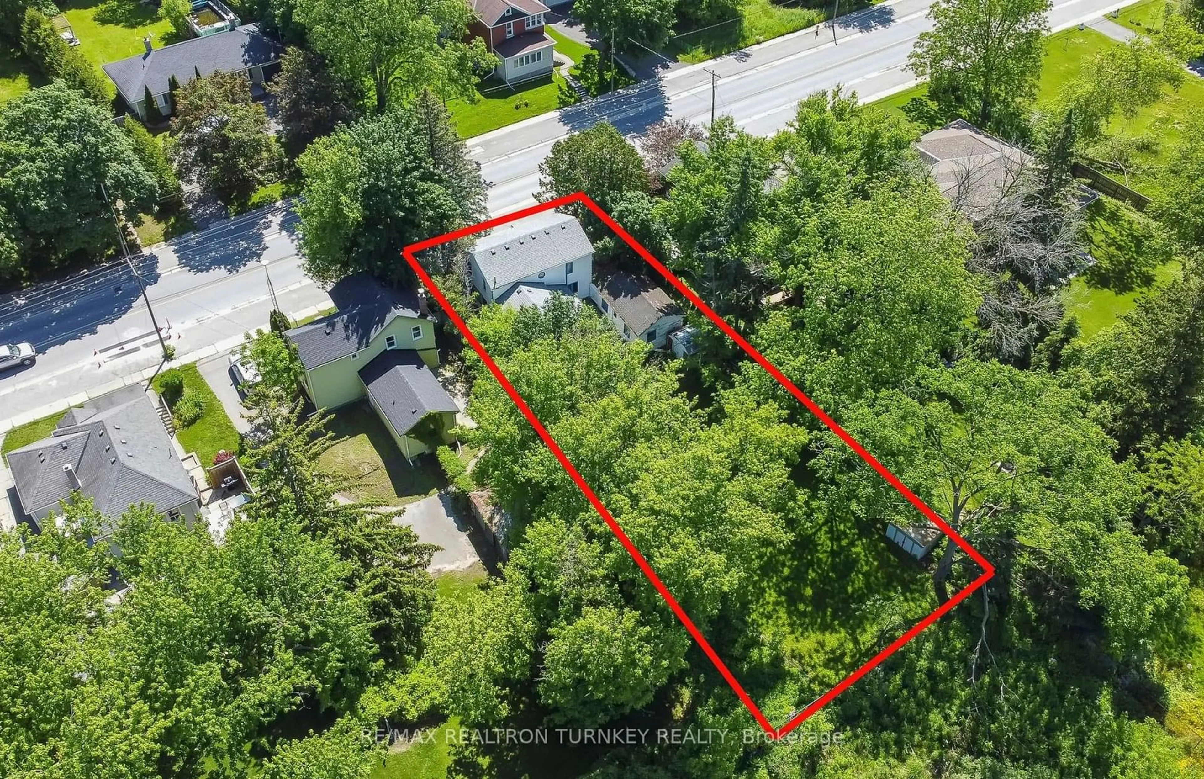 Frontside or backside of a home for 18846 Leslie St, East Gwillimbury Ontario L0G 1V0