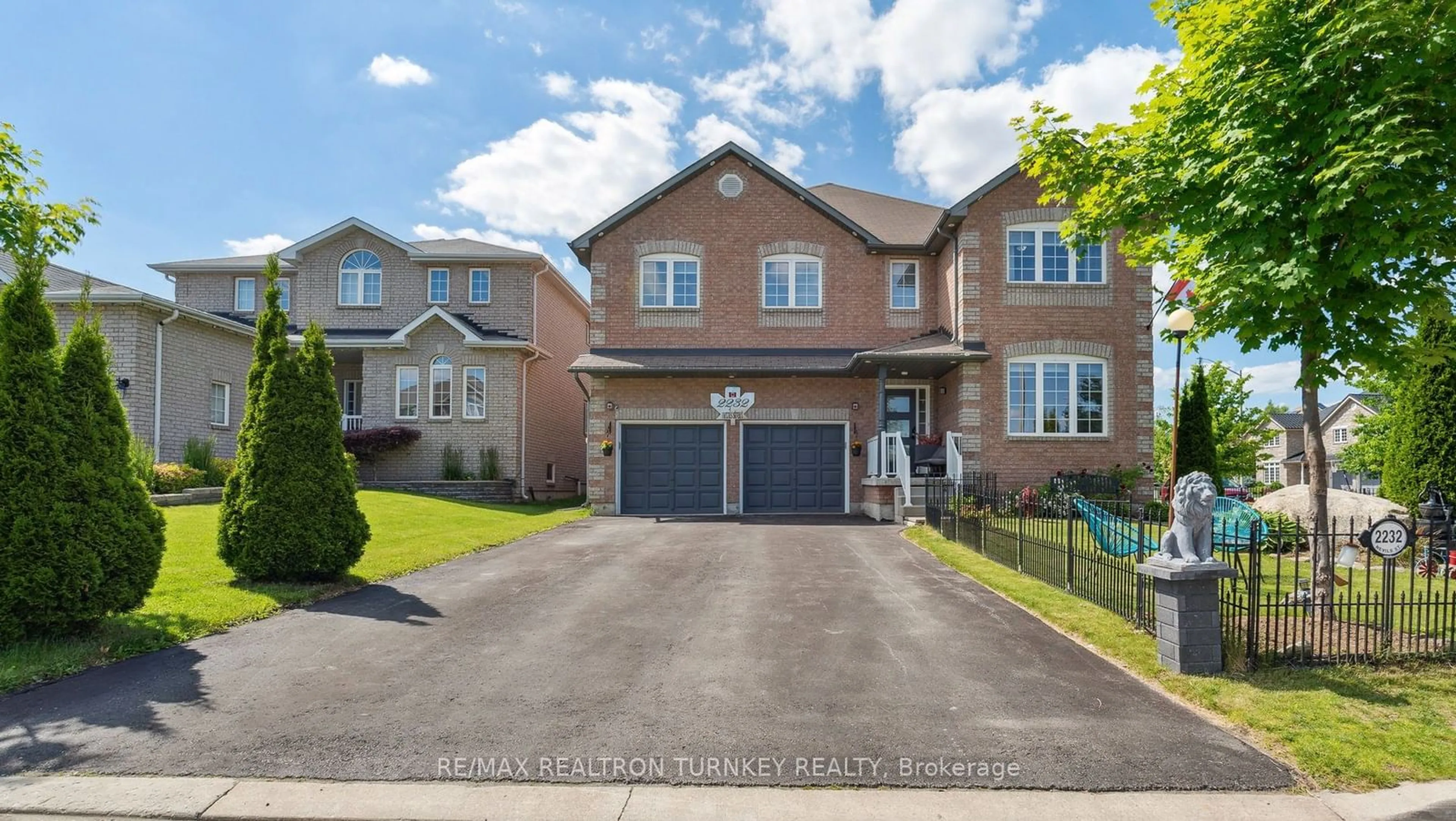 Frontside or backside of a home for 2232 Nevils St, Innisfil Ontario L9S 0E2