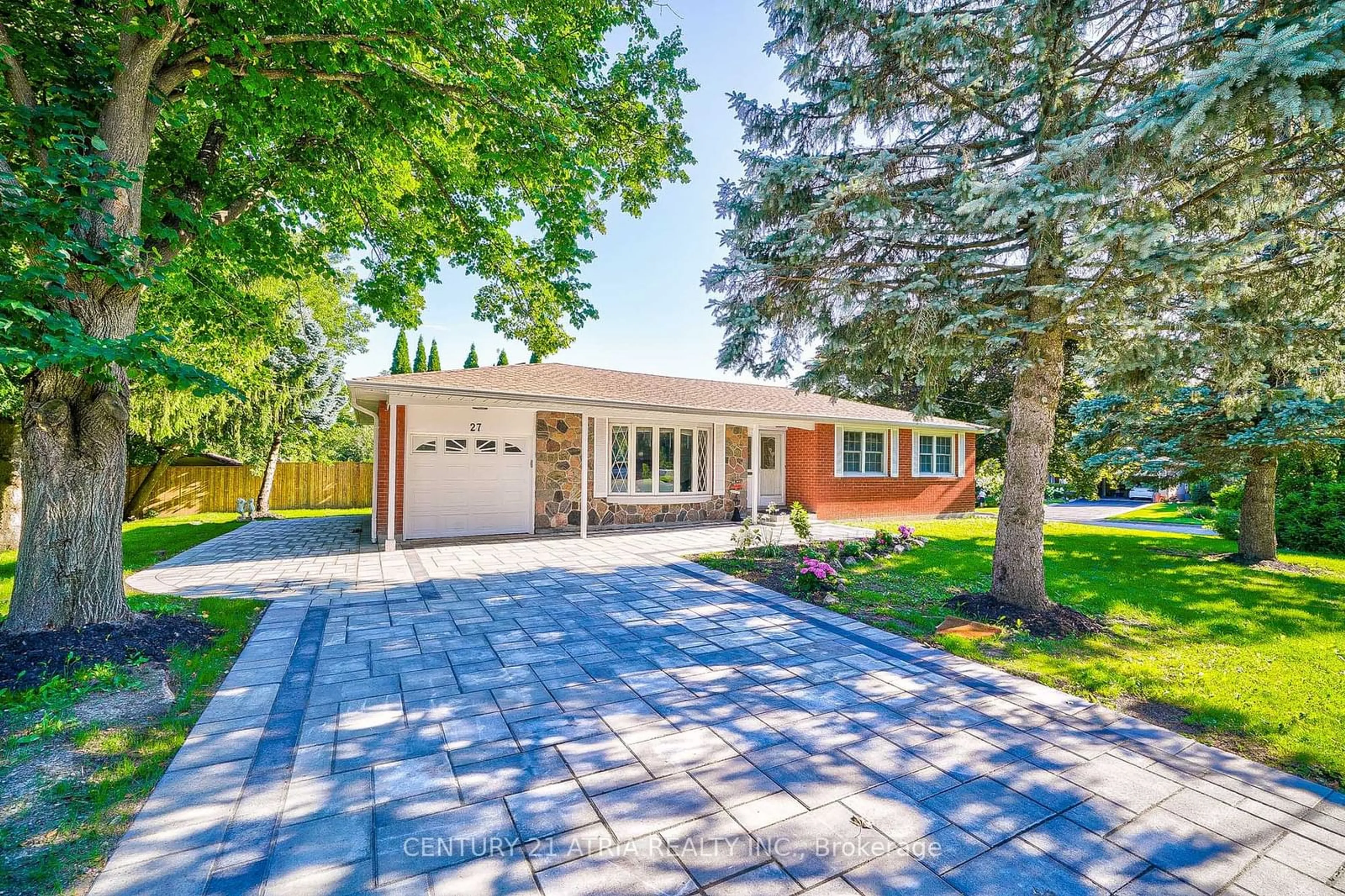 Home with brick exterior material for 27 Willowgate Dr, Markham Ontario L3P 1G4