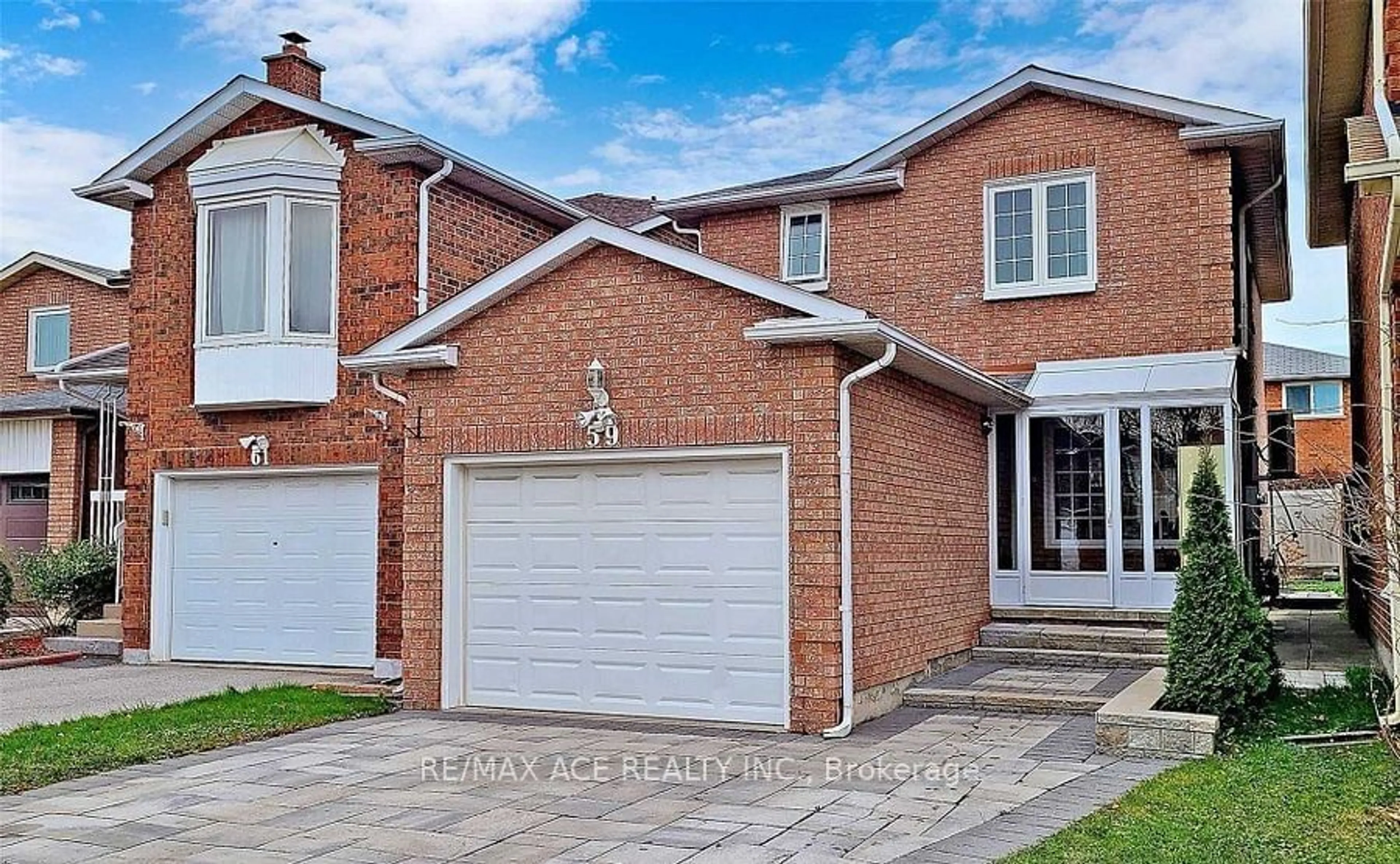 Home with brick exterior material for 59 White Blvd, Vaughan Ontario L4J 5Z7