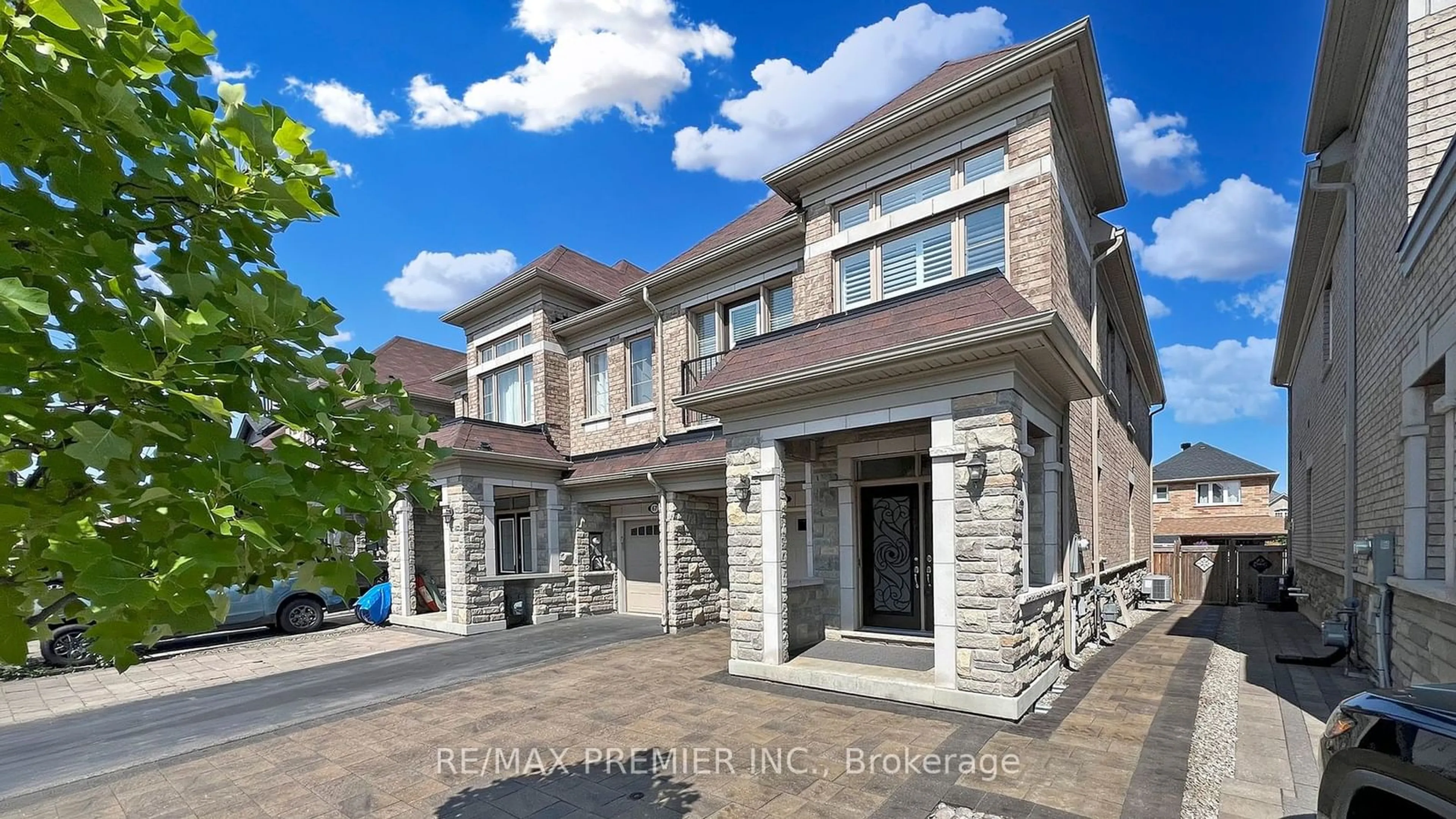 A pic from exterior of the house or condo for 65 Vedette Way, Vaughan Ontario L4H 4K3