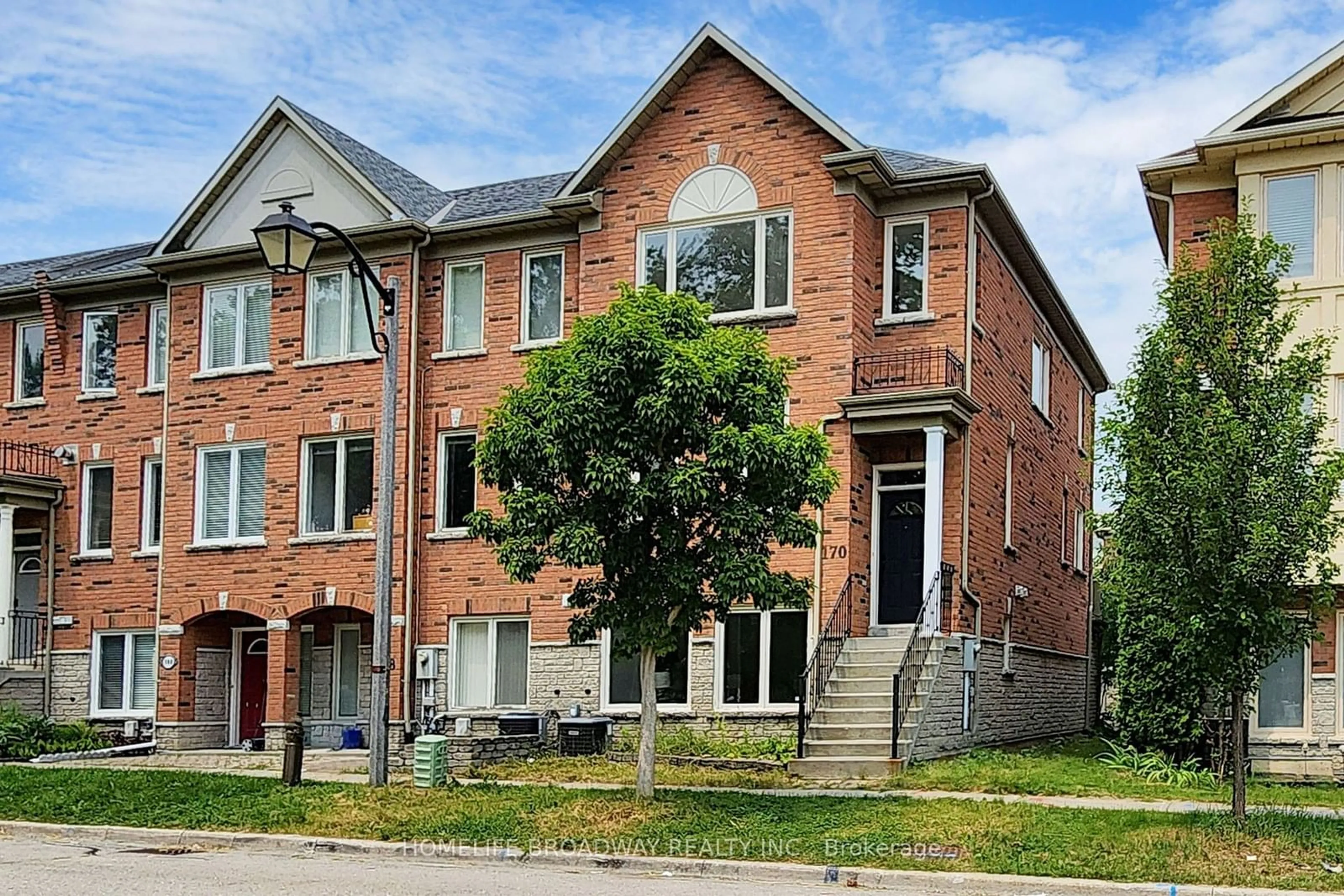 Home with brick exterior material for 170 Galleria Pkwy, Markham Ontario L3T 7V2