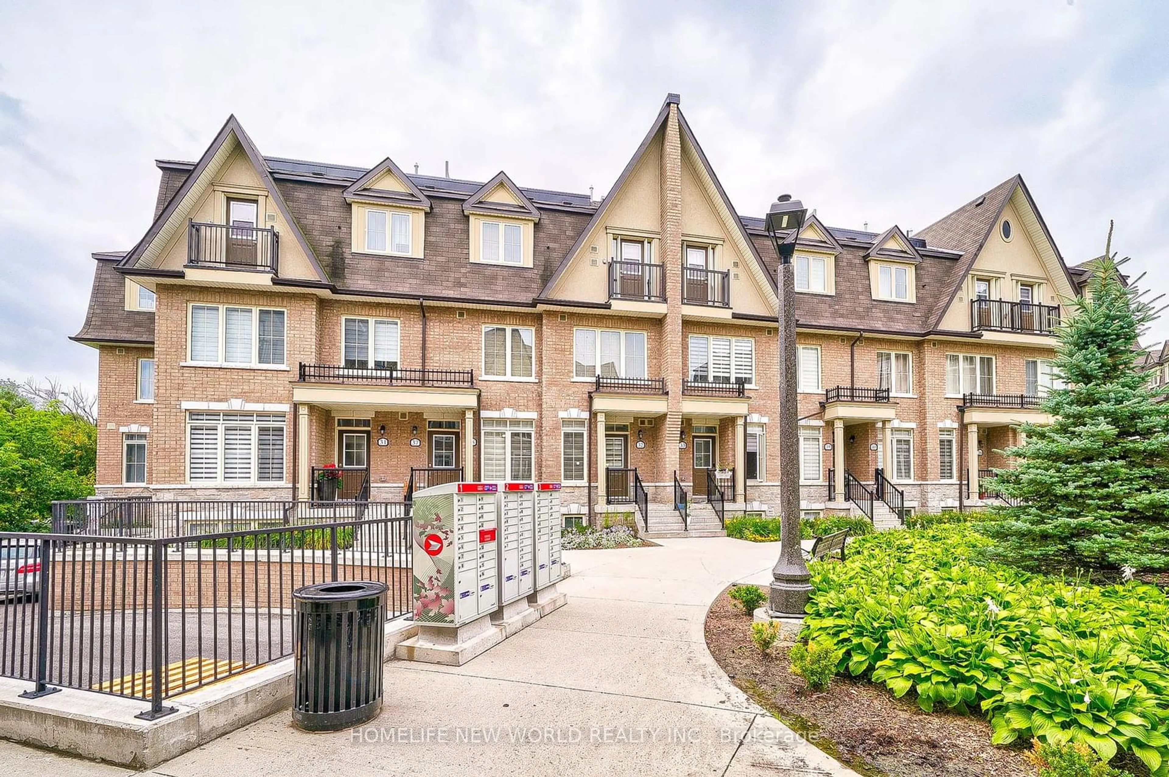 A pic from exterior of the house or condo for 181 Parktree Dr #38, Vaughan Ontario L6A 5B1