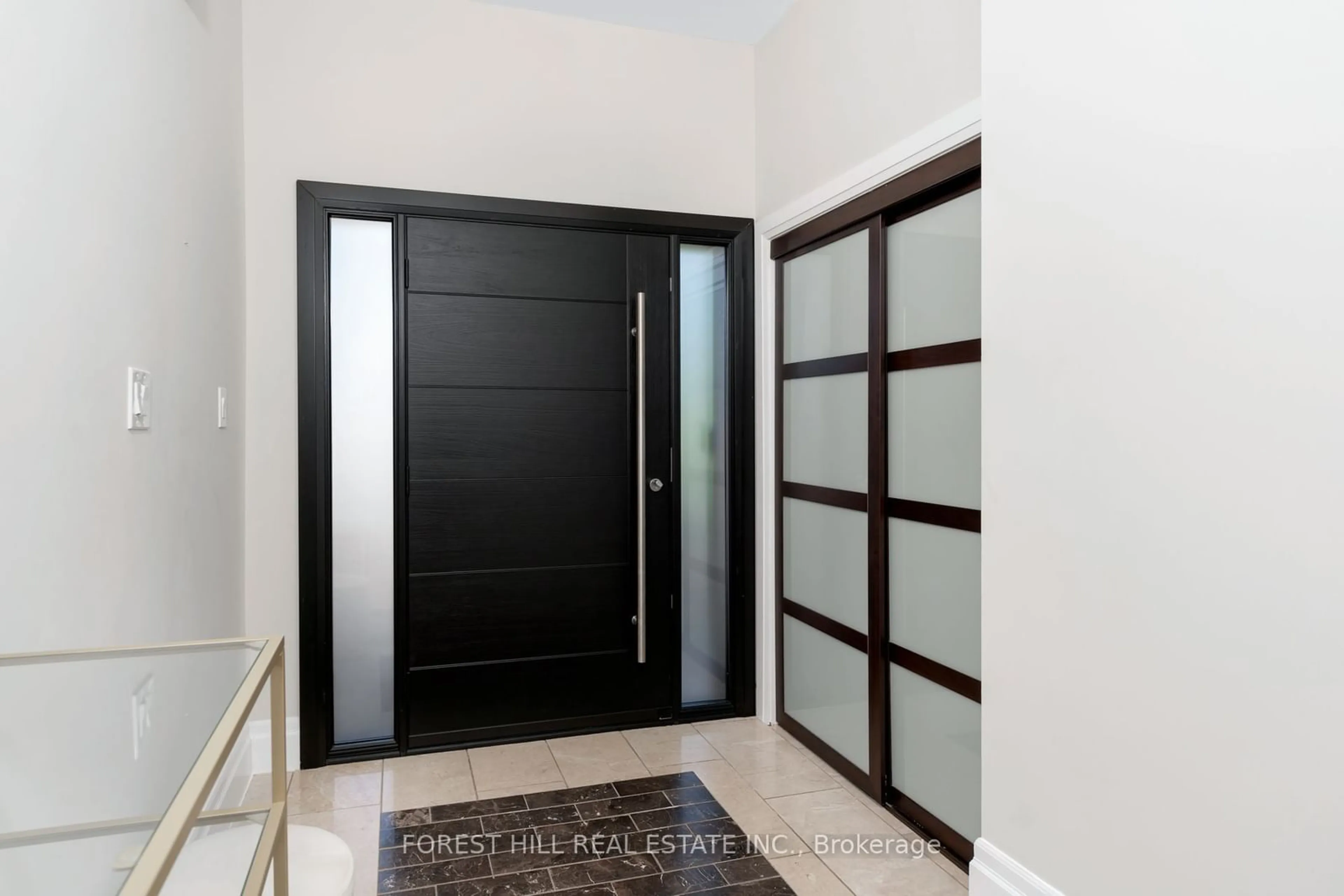 Indoor entryway for 85 Martina Cres, Vaughan Ontario L4H 3B8