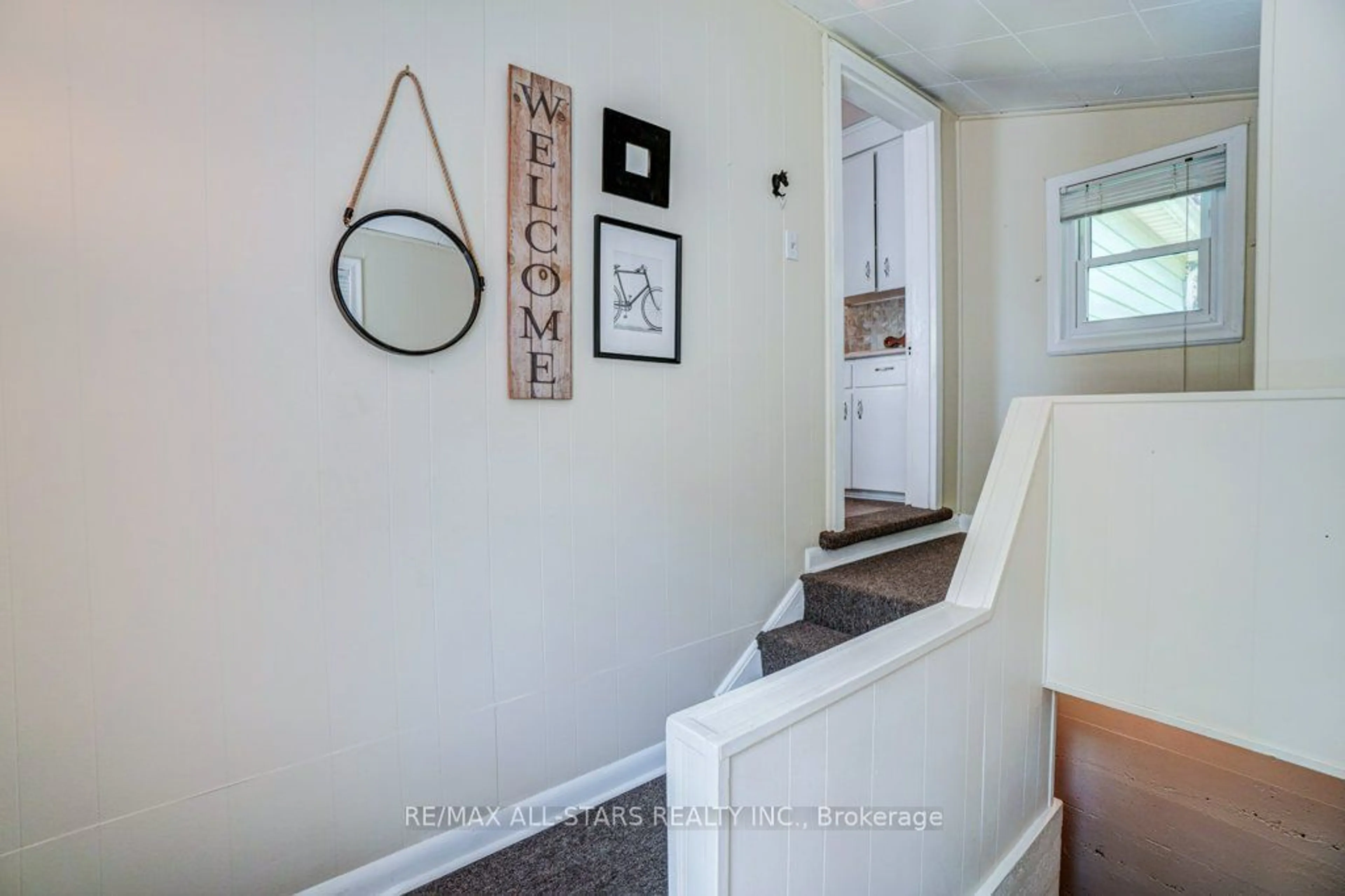 Indoor entryway for 3849 Regional Rd 1 Rd, Uxbridge Ontario L9P 1R4