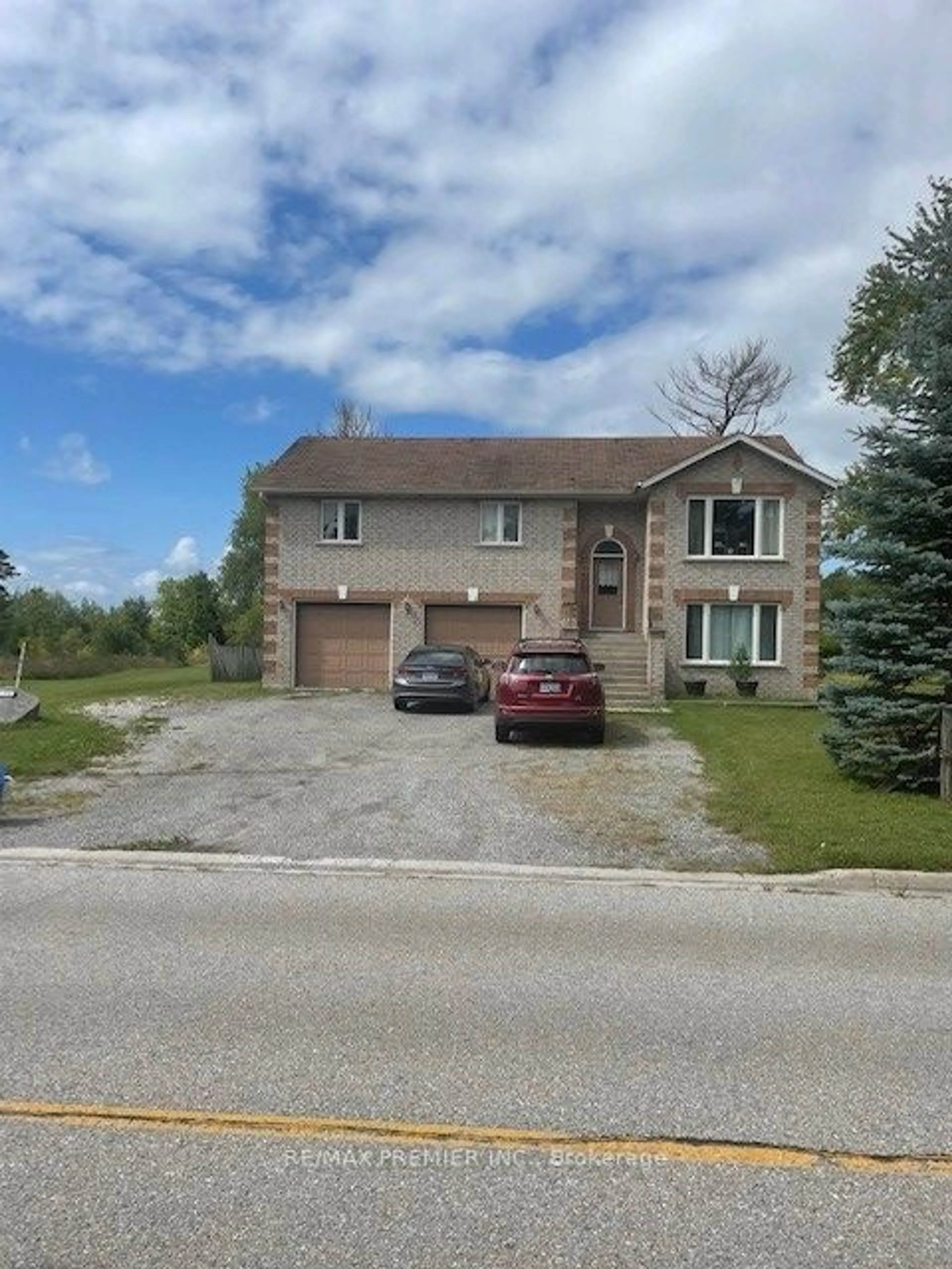 Frontside or backside of a home for 108-128 Park Ave, East Gwillimbury Ontario L9N 1H5