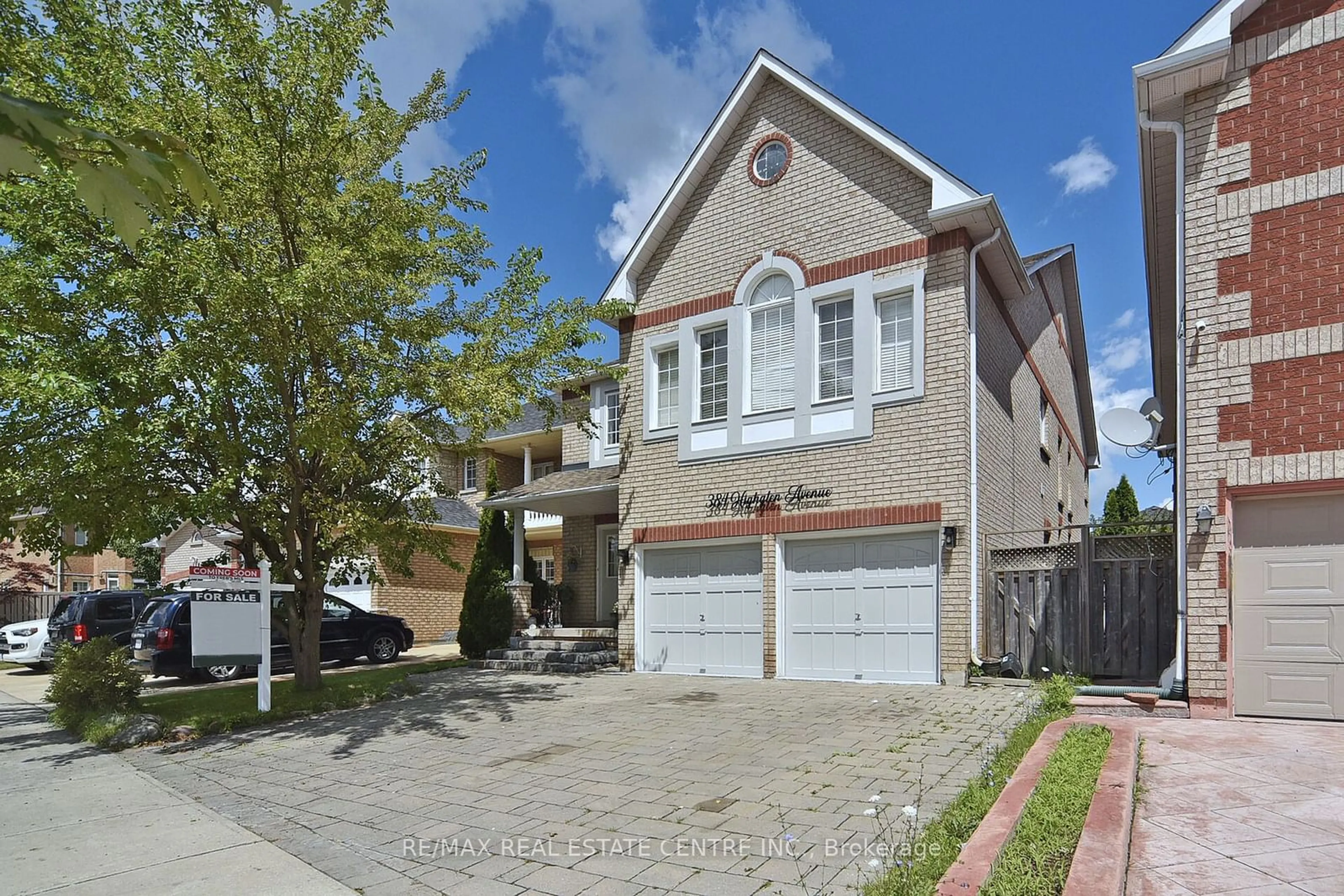 Frontside or backside of a home for 384 Highglen Avenue Ave, Markham Ontario L3S 4J3