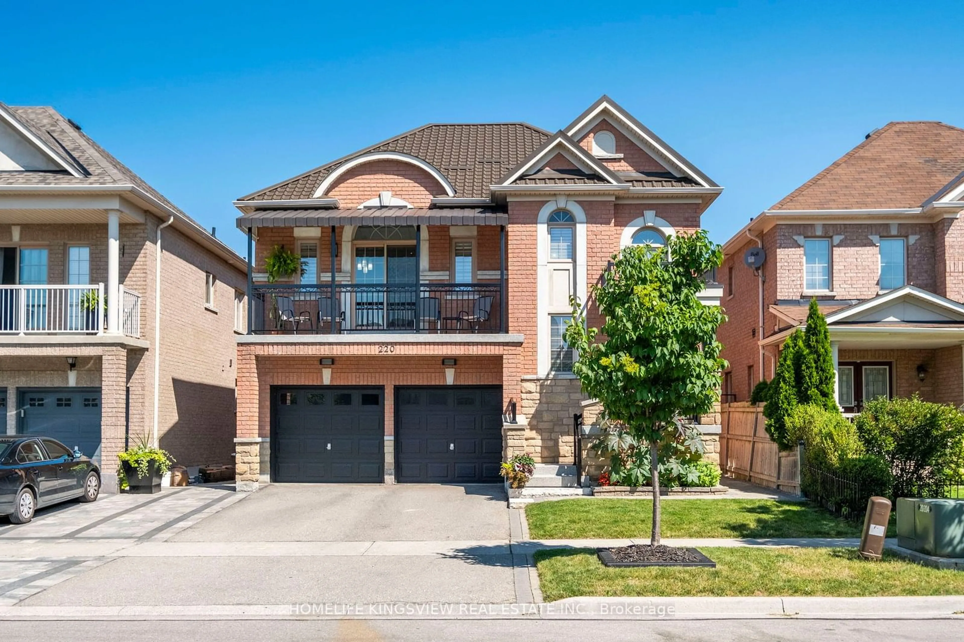 Home with brick exterior material for 220 Peak Point Blvd, Vaughan Ontario L6A 0B4