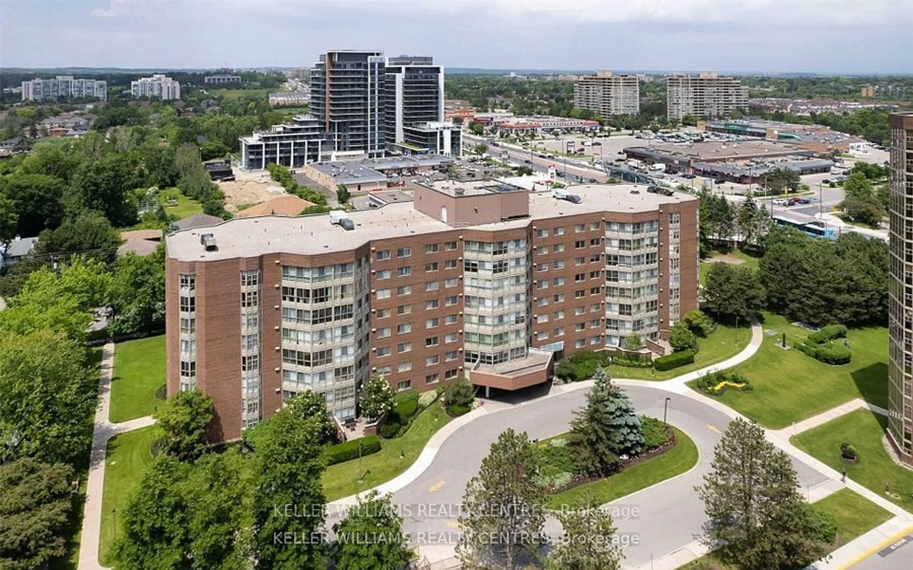 A pic from exterior of the house or condo for 5 Weldrick Rd #310, Richmond Hill Ontario L4C 8S9