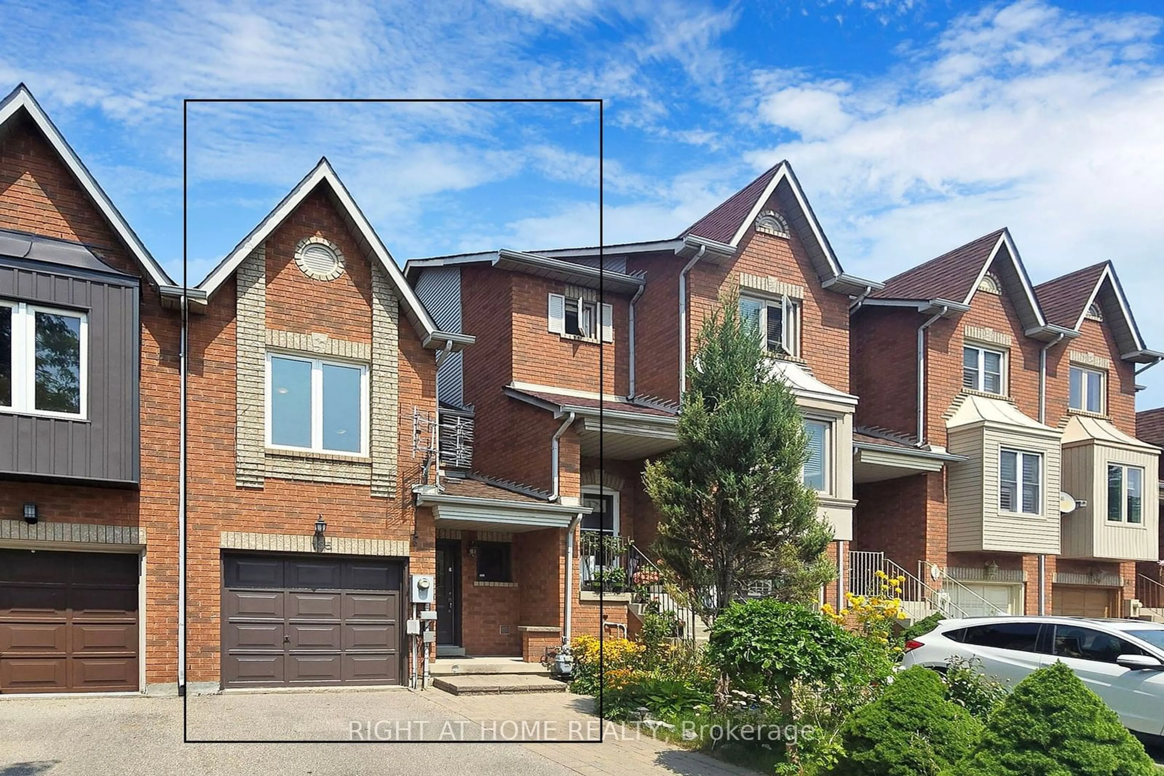 Home with brick exterior material for 135 Kelso Cres, Vaughan Ontario L6A 2K7
