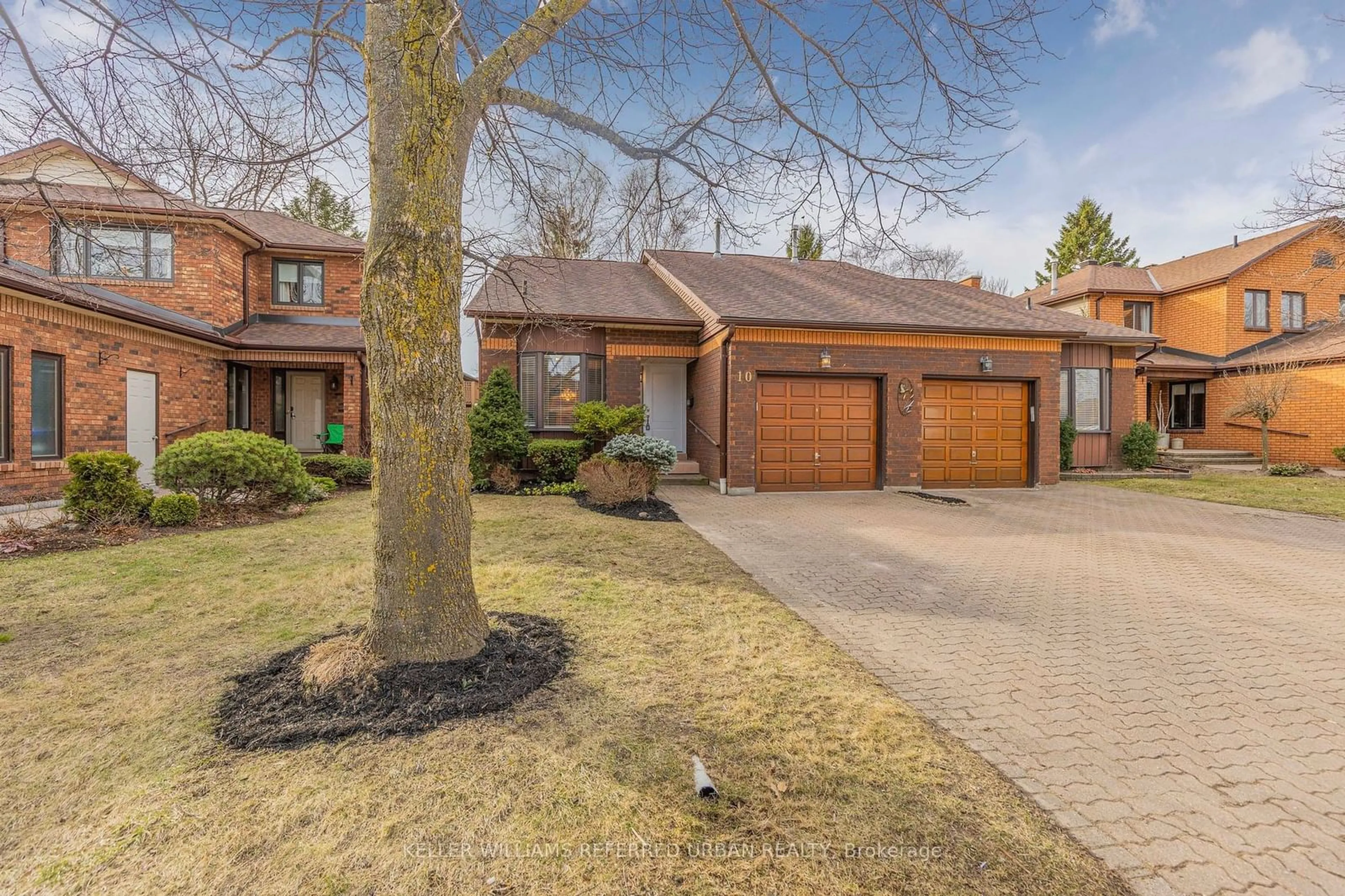 Home with brick exterior material for 10 Tanglewood Tr #31, New Tecumseth Ontario L9R 1S1