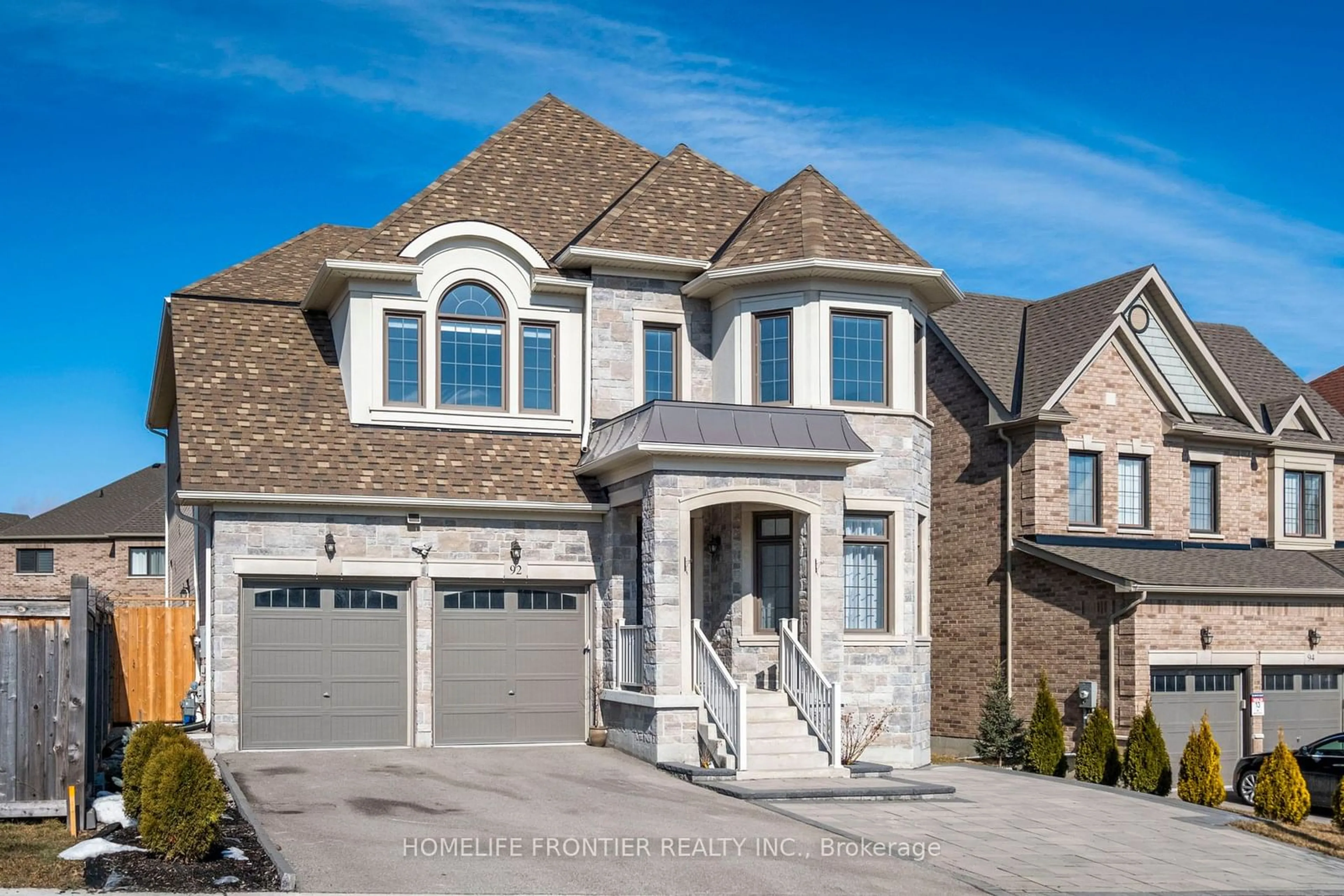 Home with brick exterior material for 92 Holland Vista St, East Gwillimbury Ontario L9N 0T4