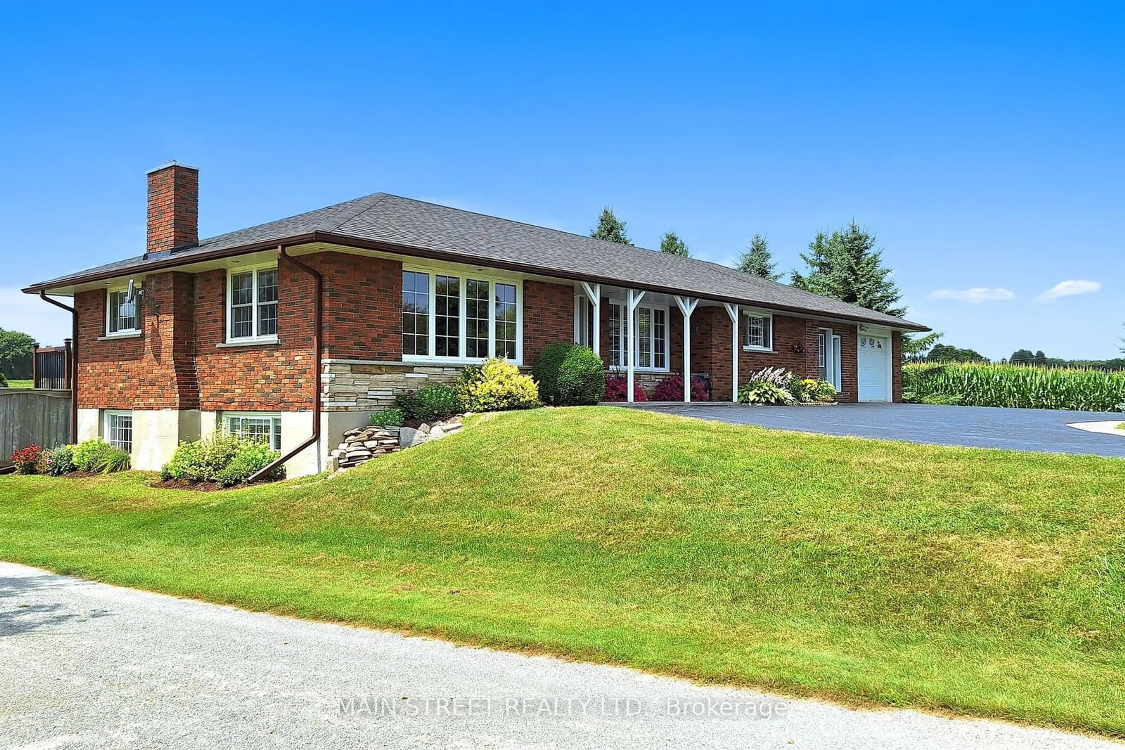 Frontside or backside of a home for 8500 Regional Rd 1 Rd, Uxbridge Ontario L9P 1R2