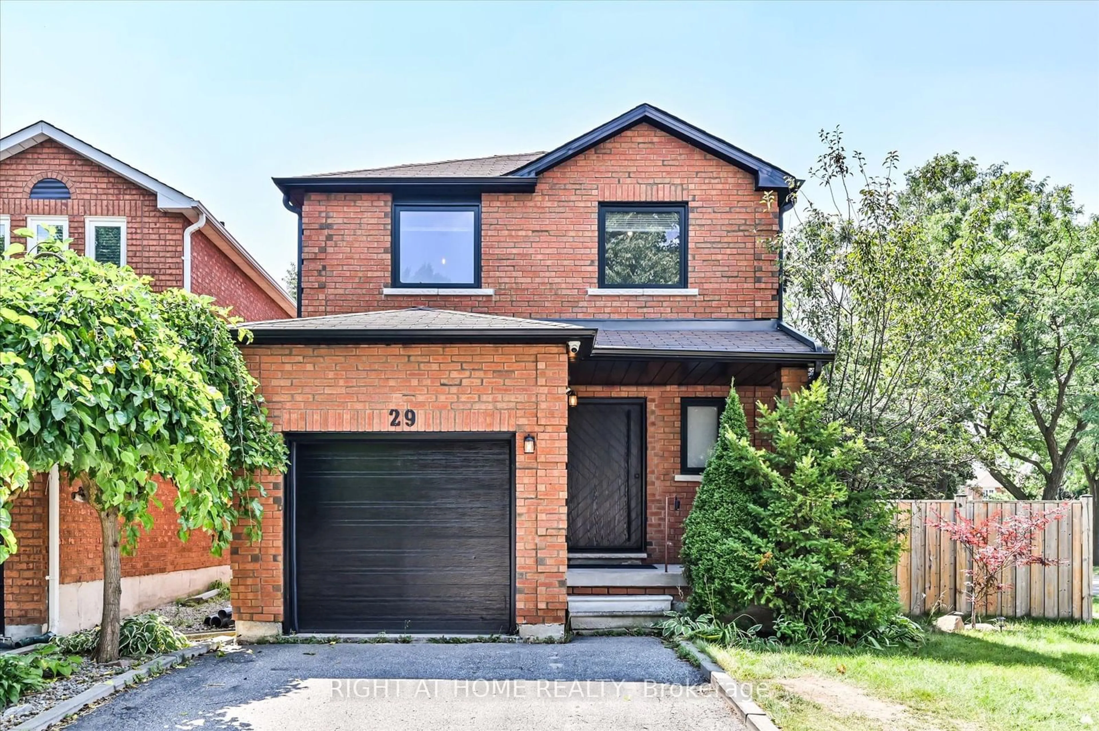 Home with brick exterior material for 29 Mountfield Cres, Vaughan Ontario L4J 7E9