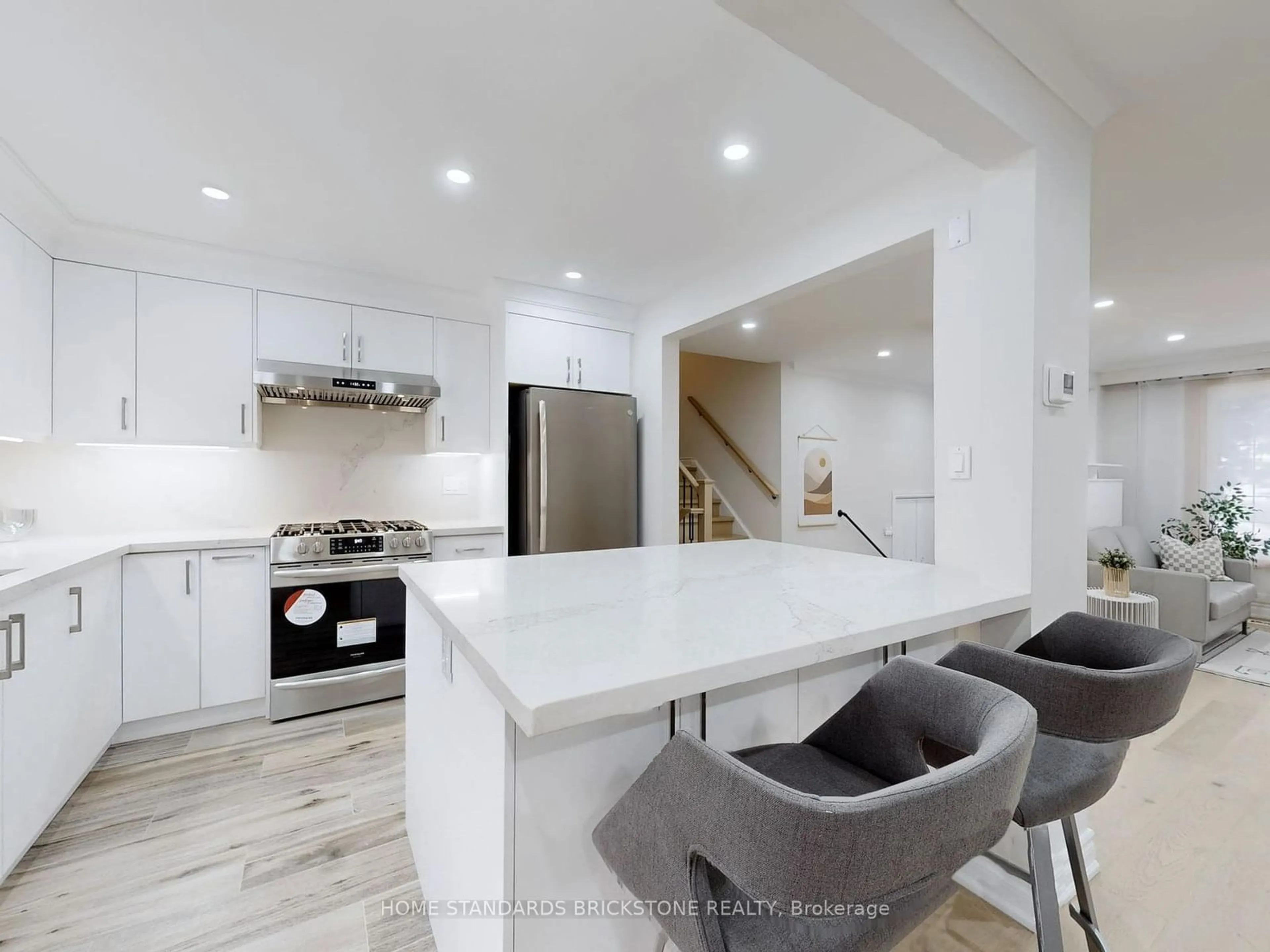 Contemporary kitchen for 206 Henderson Ave, Markham Ontario L3T 2L9