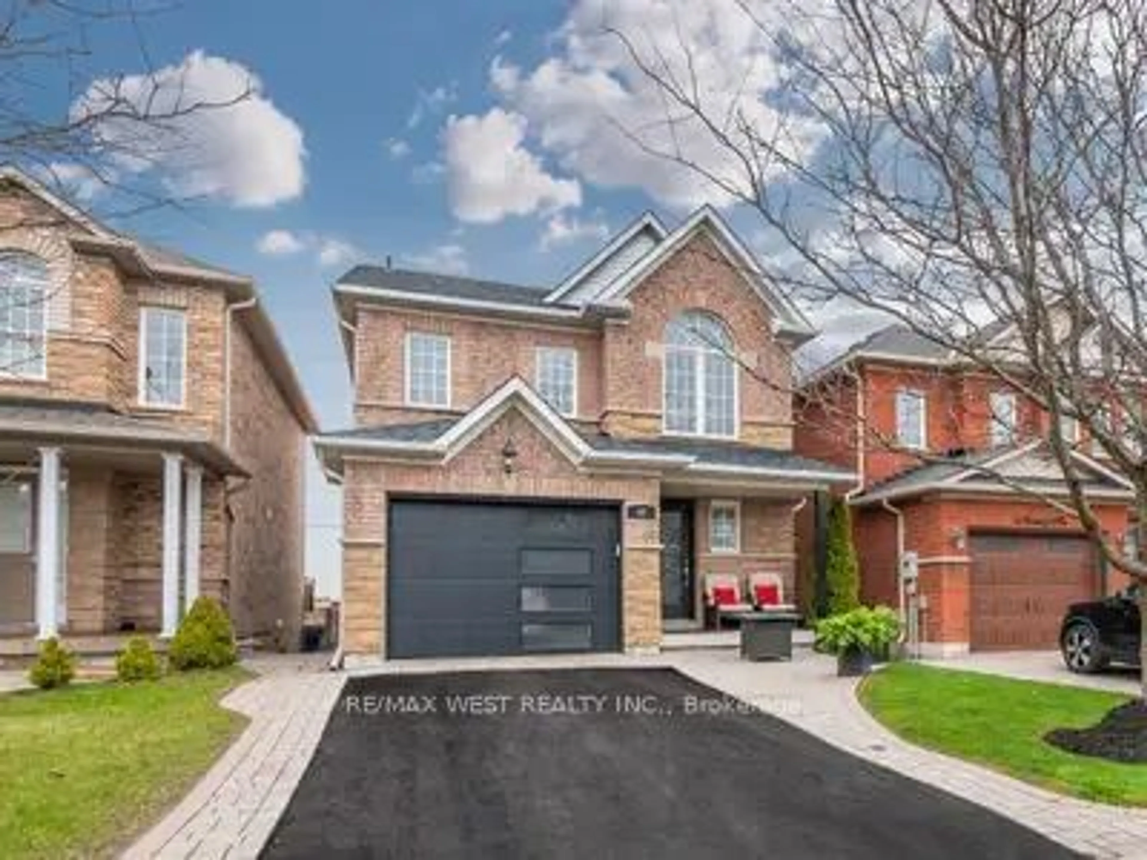 Home with brick exterior material for 92 Beaverbrook Cres, Vaughan Ontario L6A 3T3