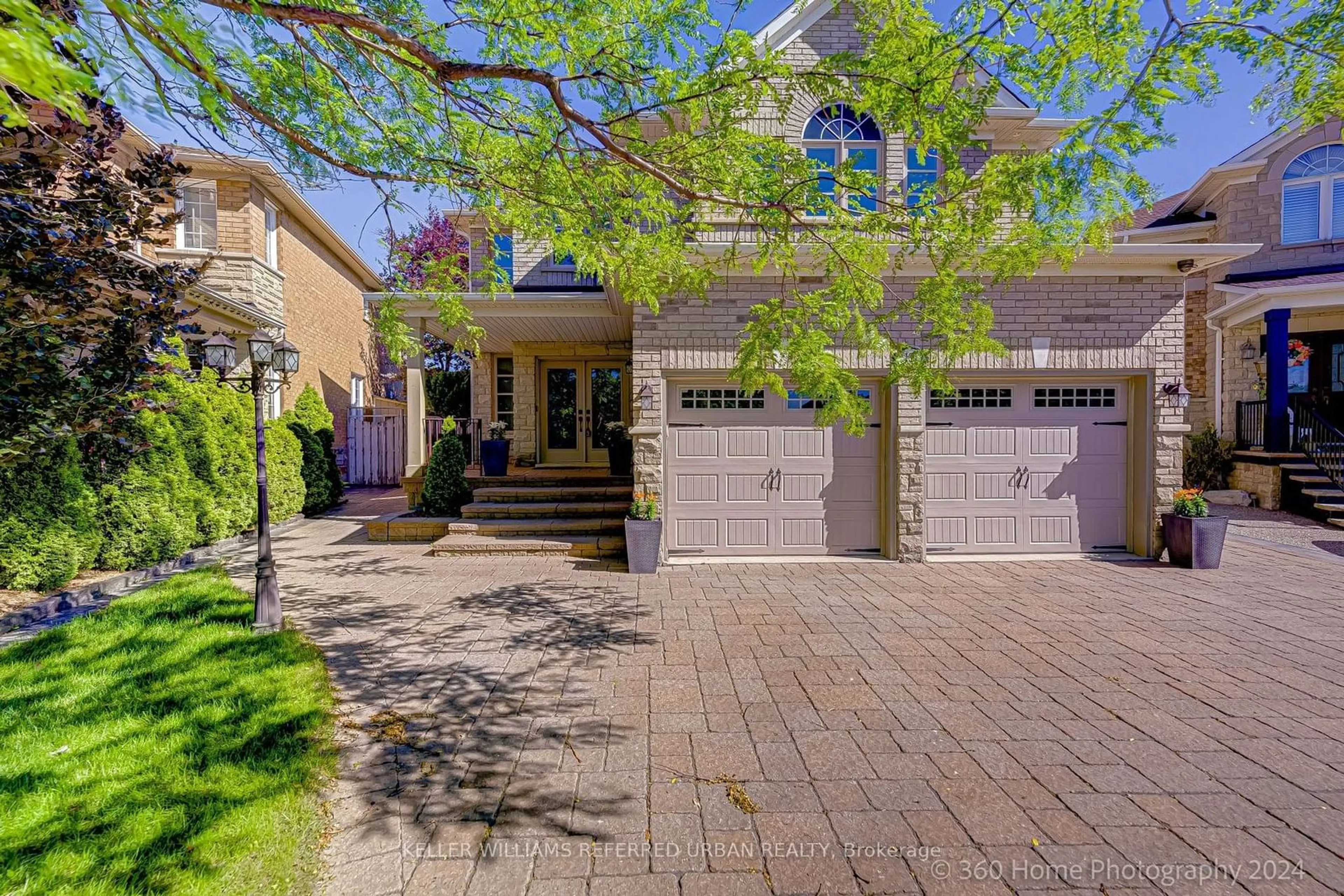 Home with brick exterior material for 130 Bestview Cres, Vaughan Ontario L6A 3T1