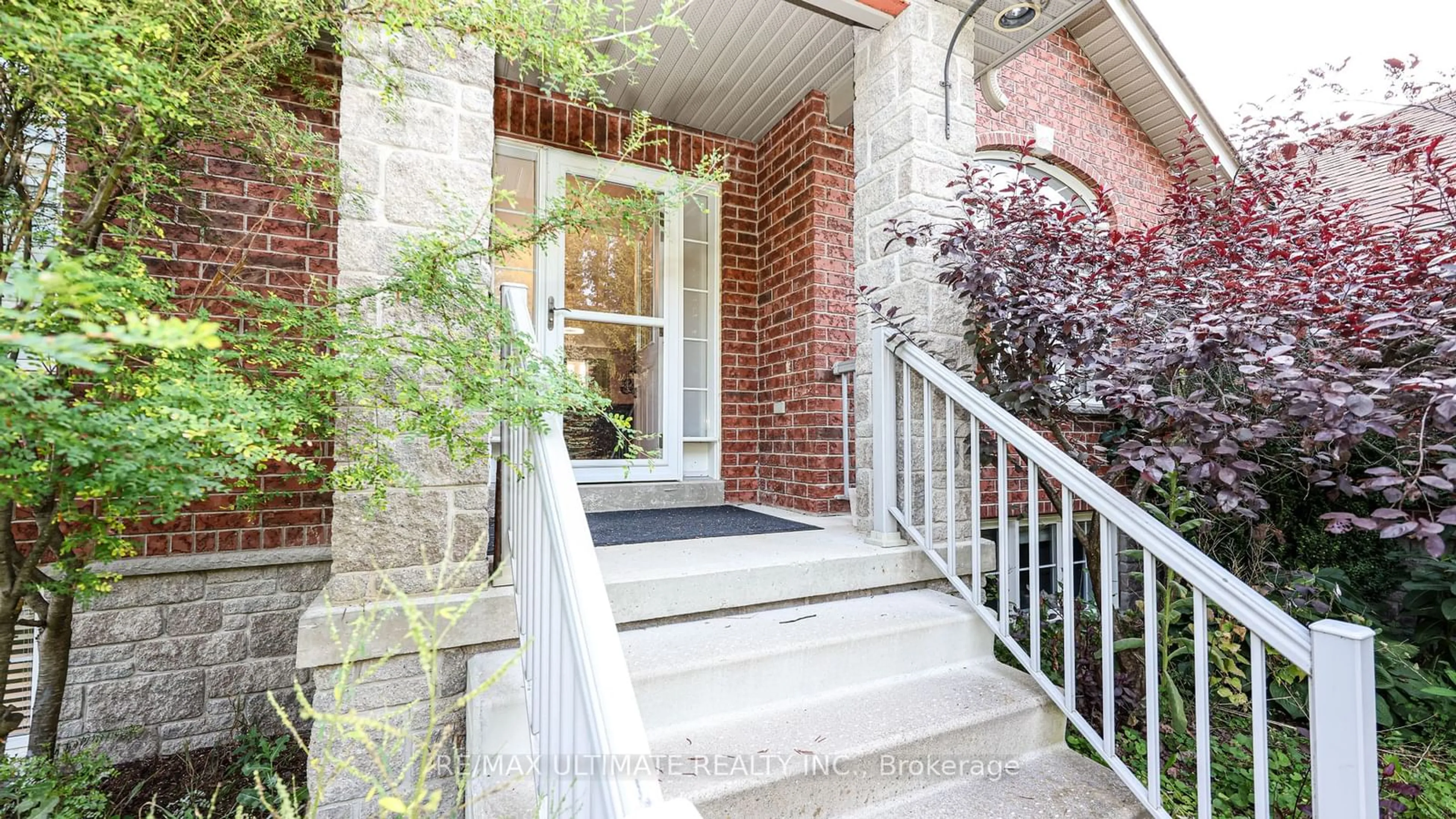 Indoor entryway for 6804 Pine Plains Rd, Adjala-Tosorontio Ontario L0M 1J0