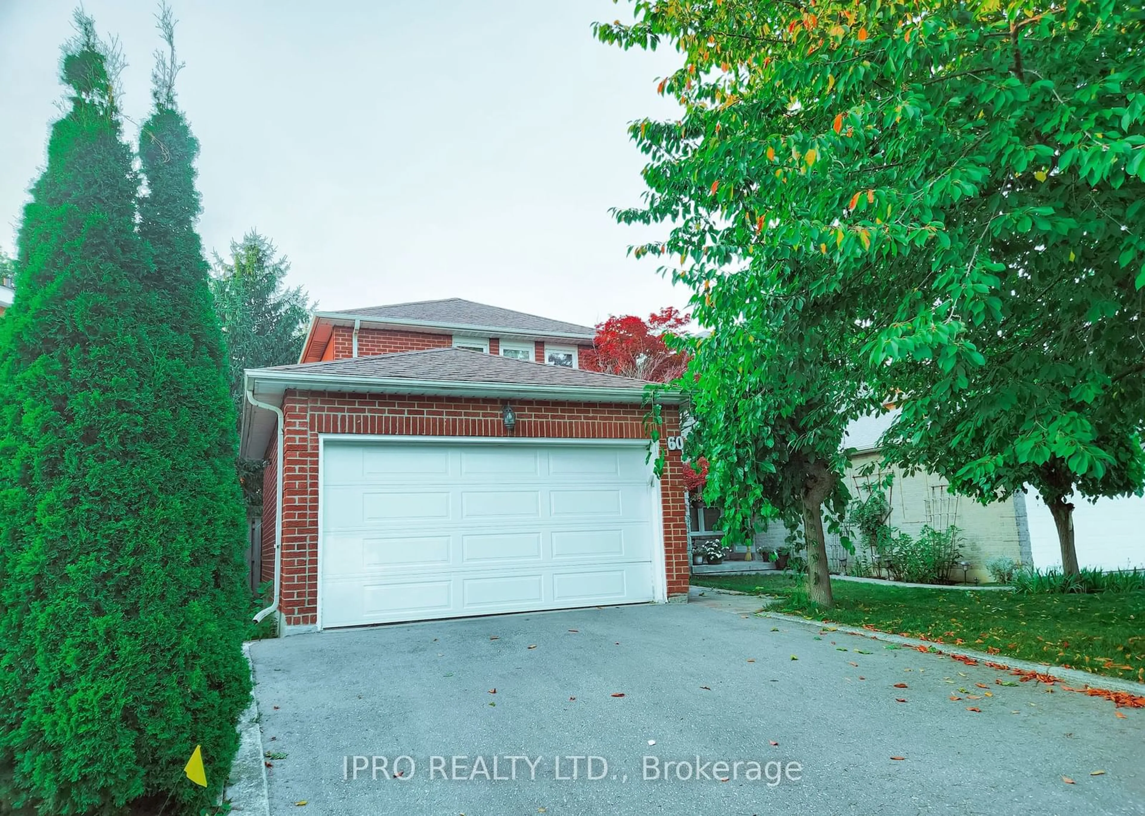 Frontside or backside of a home for 60 Lund St, Richmond Hill Ontario L4C 5V7